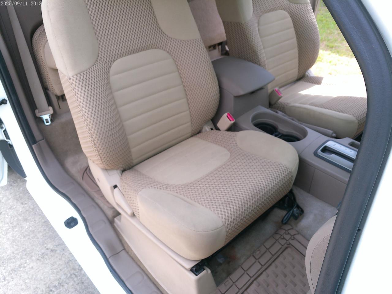 Nissan Frontier SV King Cab I4 5AT 2WD 2015