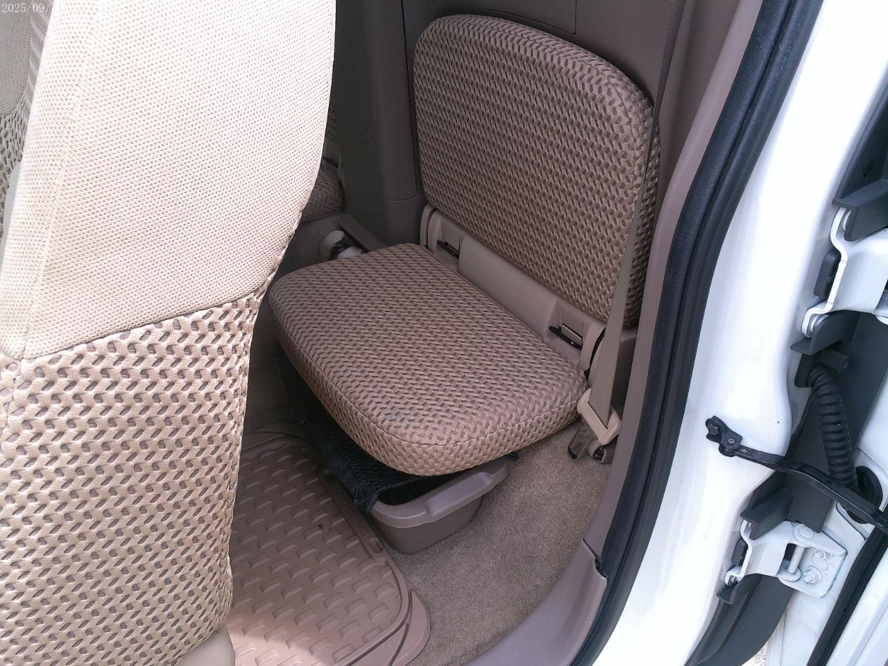 Nissan Frontier SV King Cab I4 5AT 2WD 2015