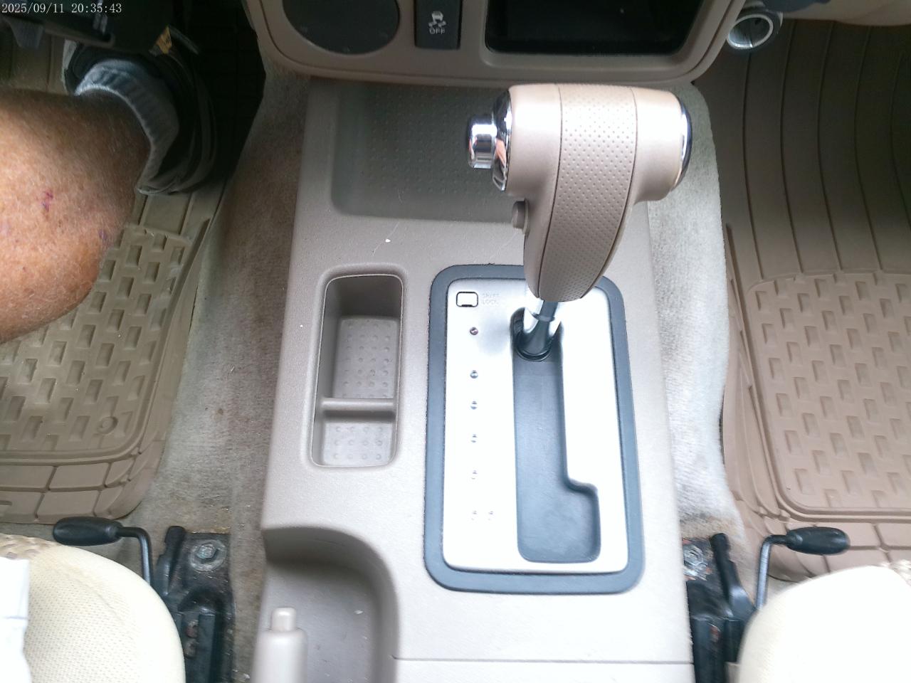 Nissan Frontier SV King Cab I4 5AT 2WD 2015