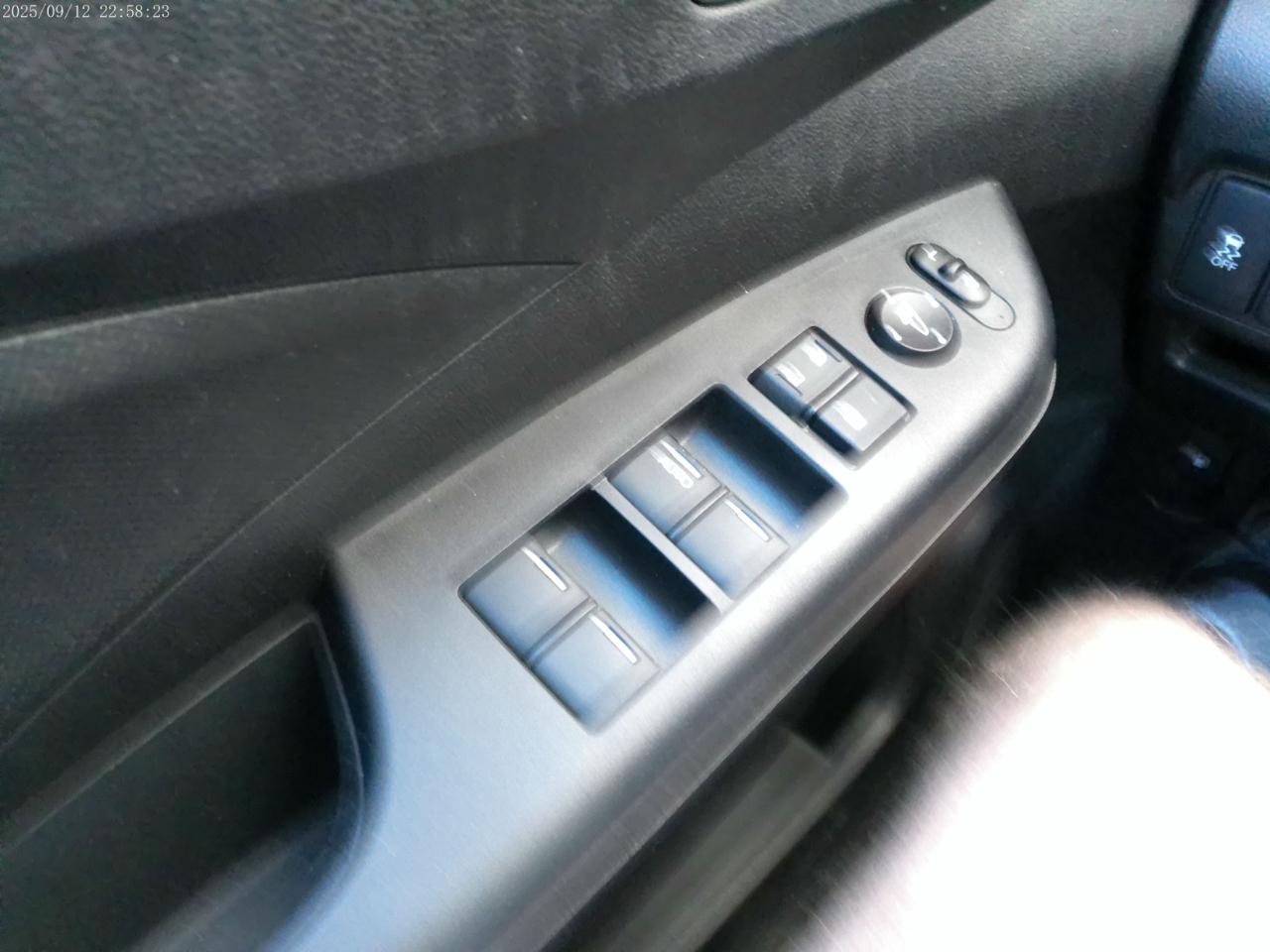 Honda CR-V LX 2WD 5-Speed AT 2014