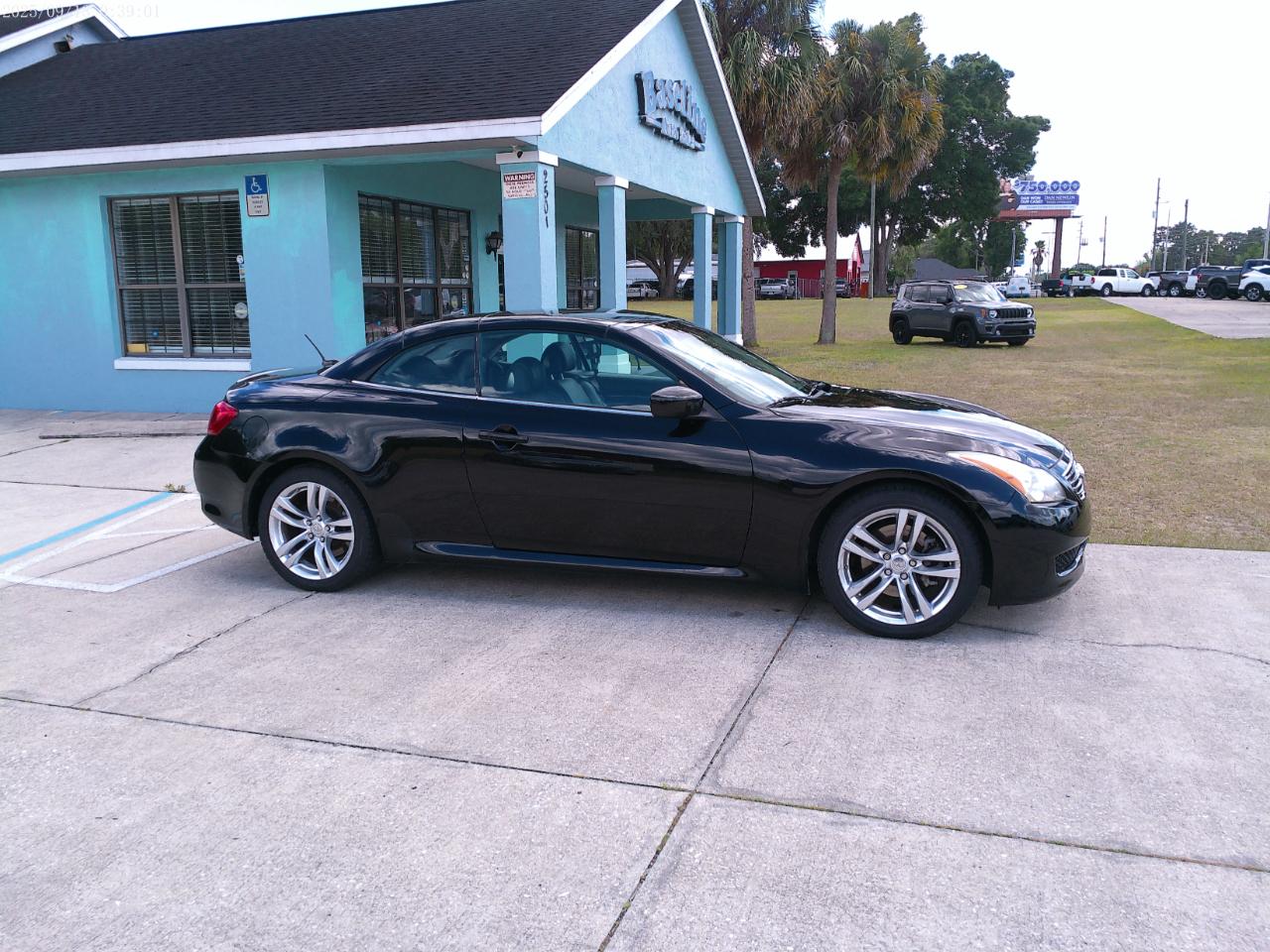 Infiniti G Convertible Base 2010