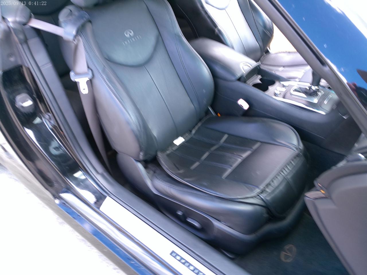 Infiniti G Convertible Base 2010