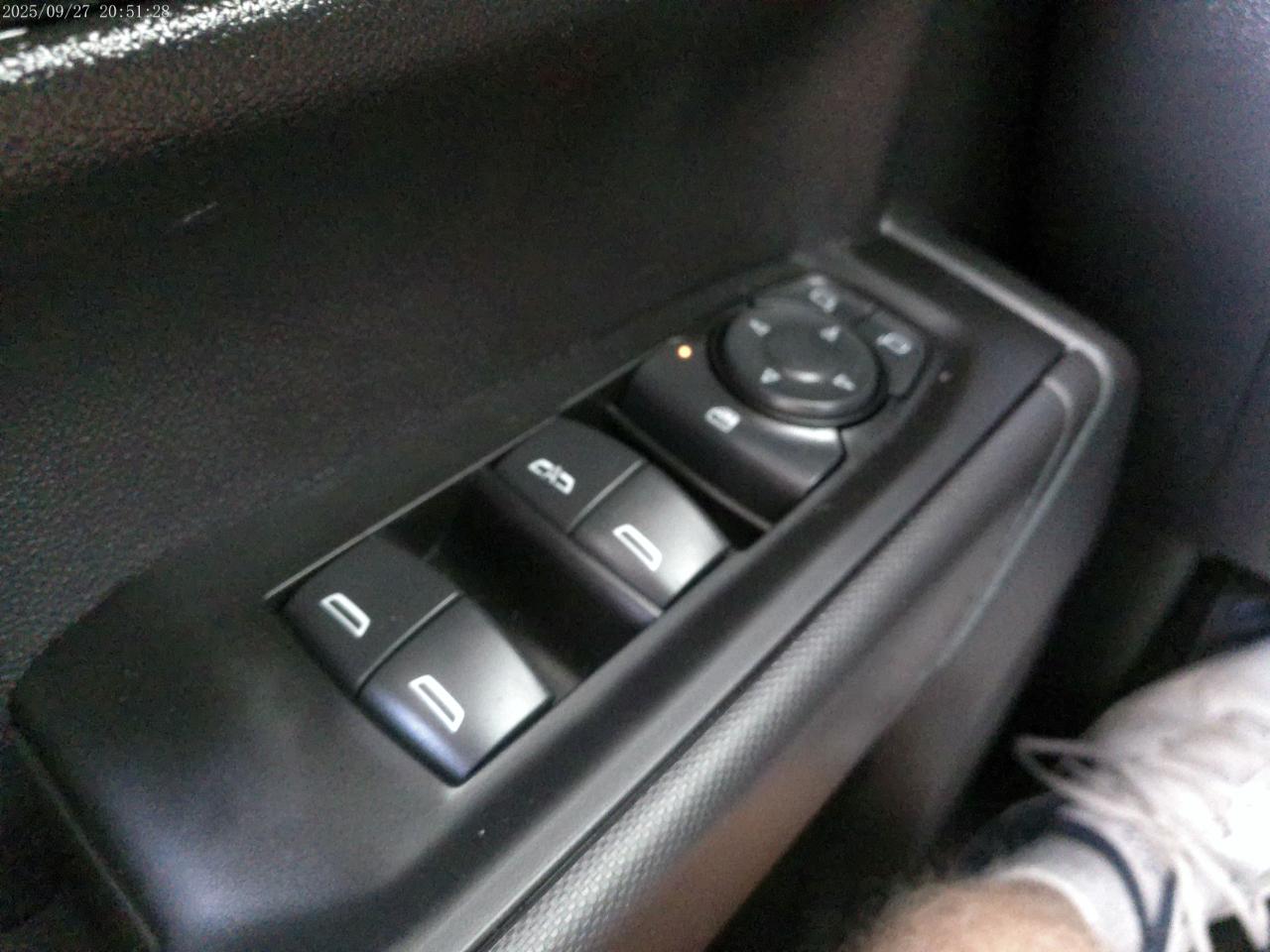 Chevrolet Silverado 1500 Custom Crew Cab 2WD 2025