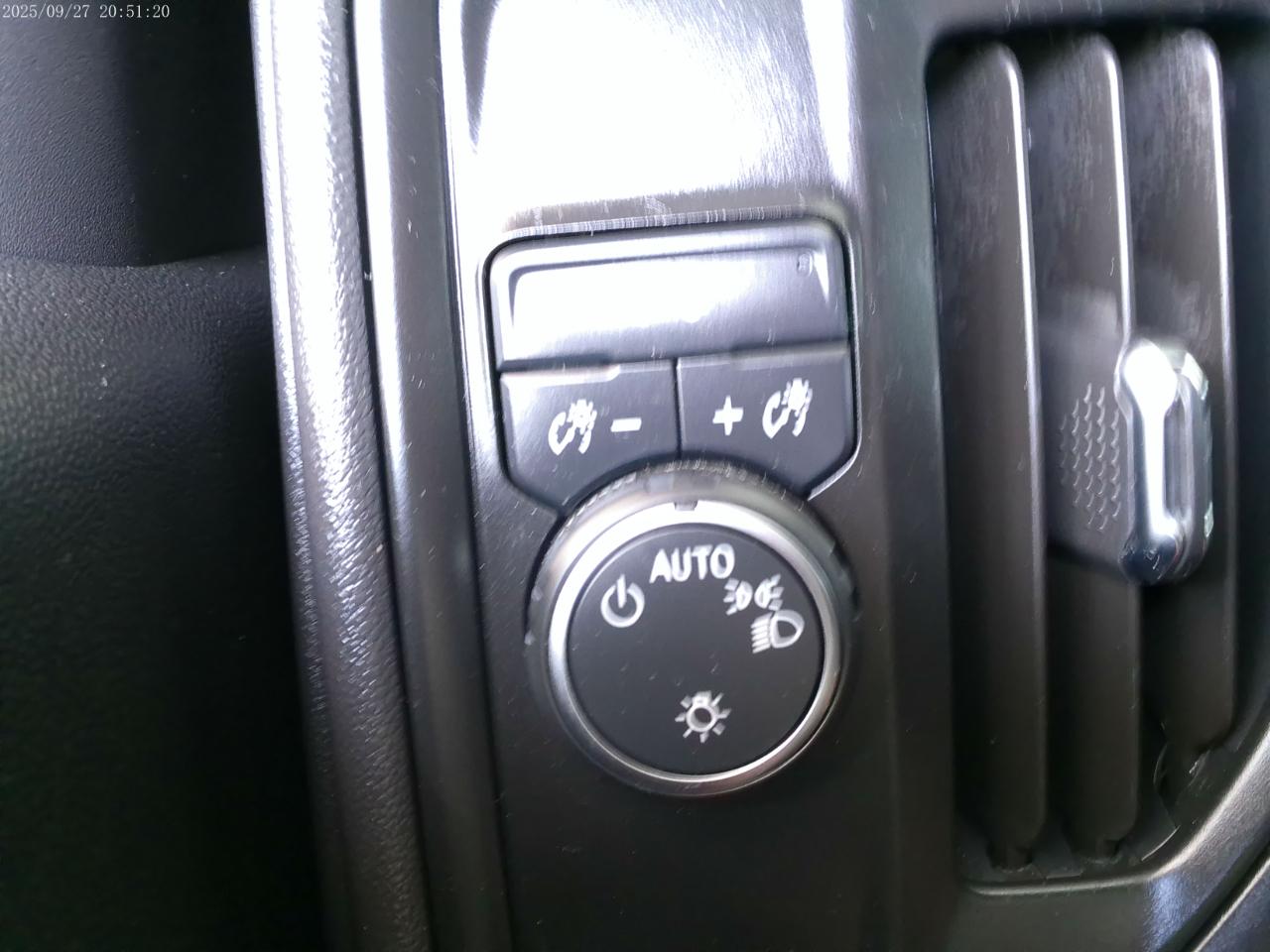 Chevrolet Silverado 1500 Custom Crew Cab 2WD 2025