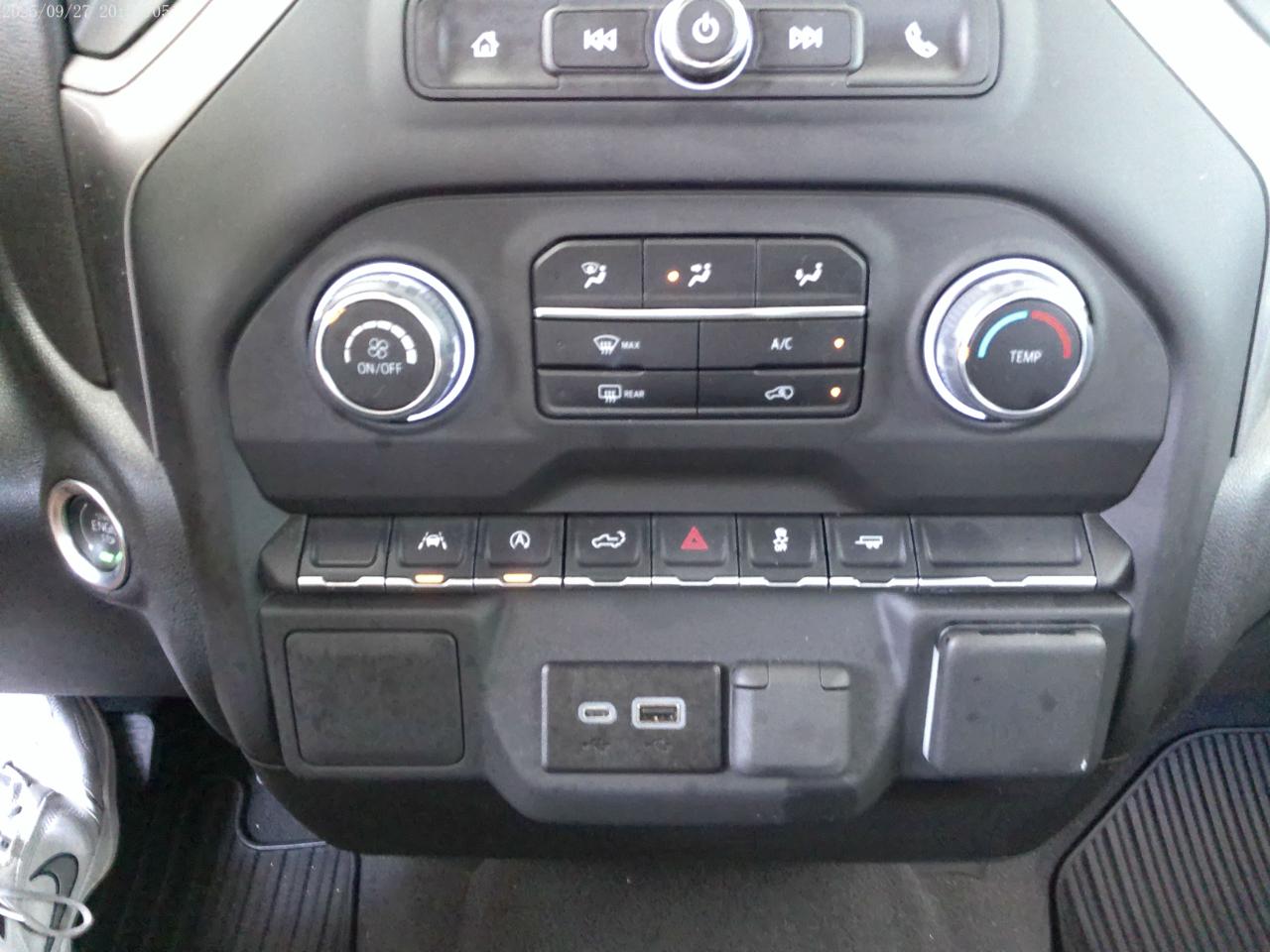 Chevrolet Silverado 1500 Custom Crew Cab 2WD 2025
