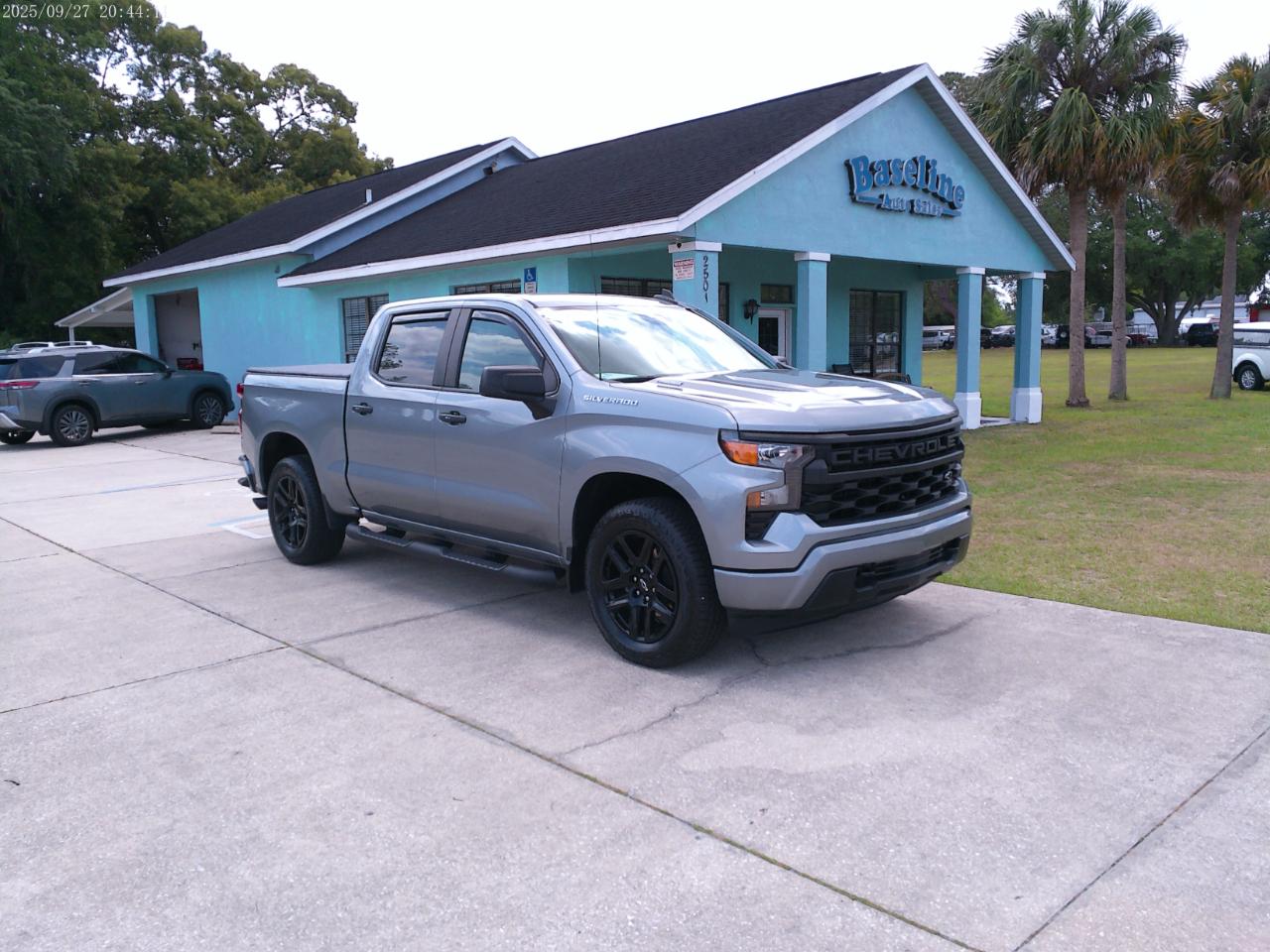 Chevrolet Silverado 1500 Custom Crew Cab 2WD 2025
