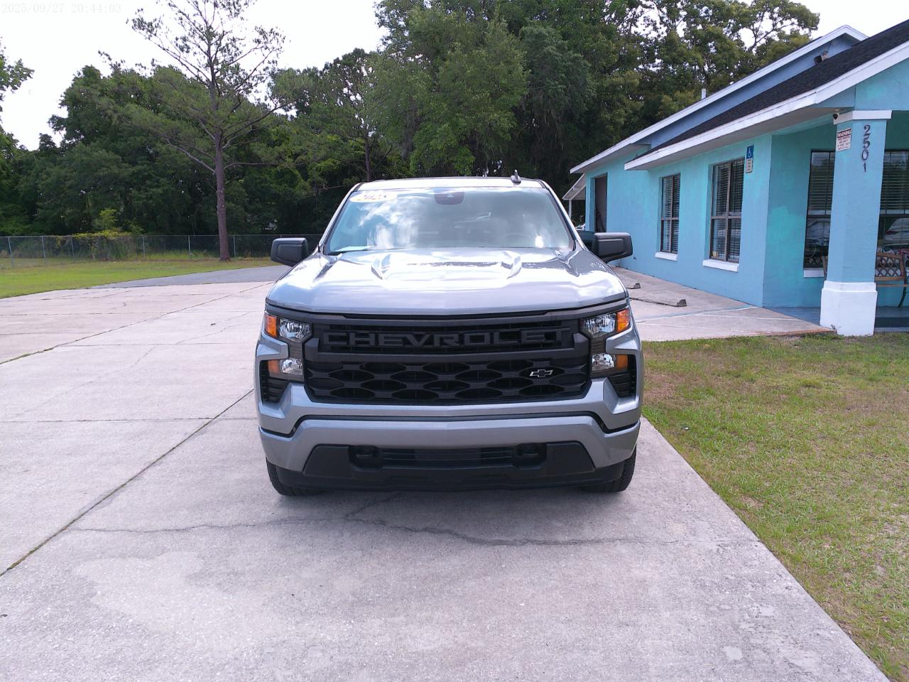 Chevrolet Silverado 1500 Custom Crew Cab 2WD 2025