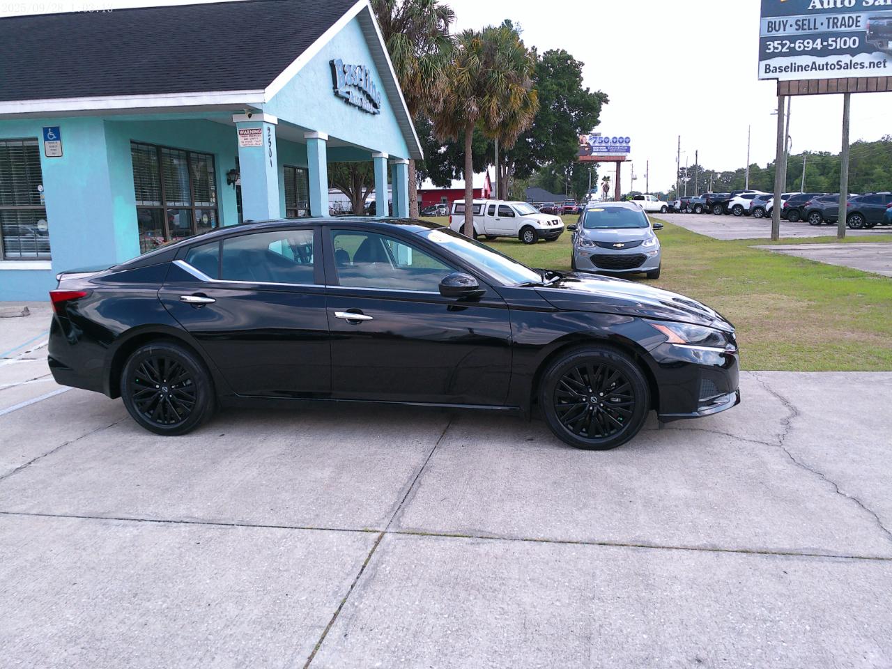 Nissan Altima  2025