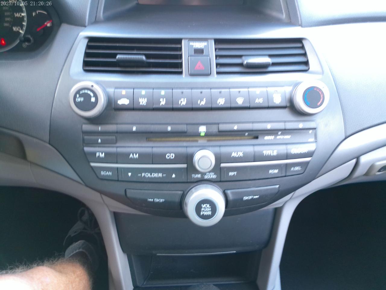 Honda Accord LX sedan AT 2009