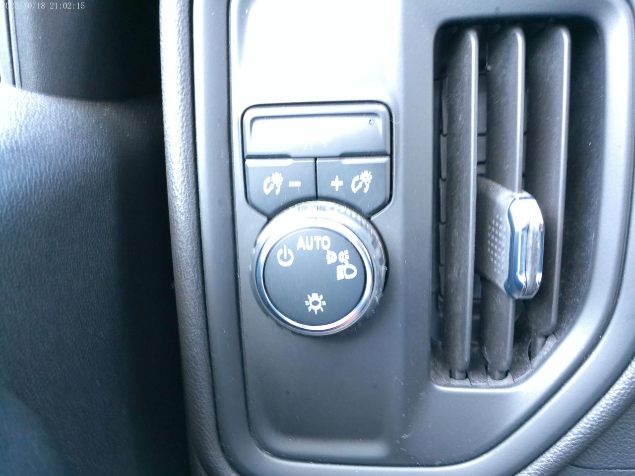 Chevrolet Silverado 1500 Custom Crew Cab 2WD 2024