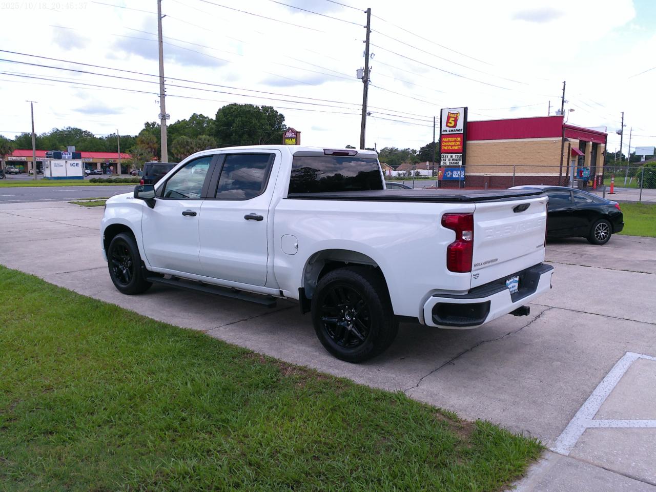 Chevrolet Silverado 1500 Custom Crew Cab 2WD 2024