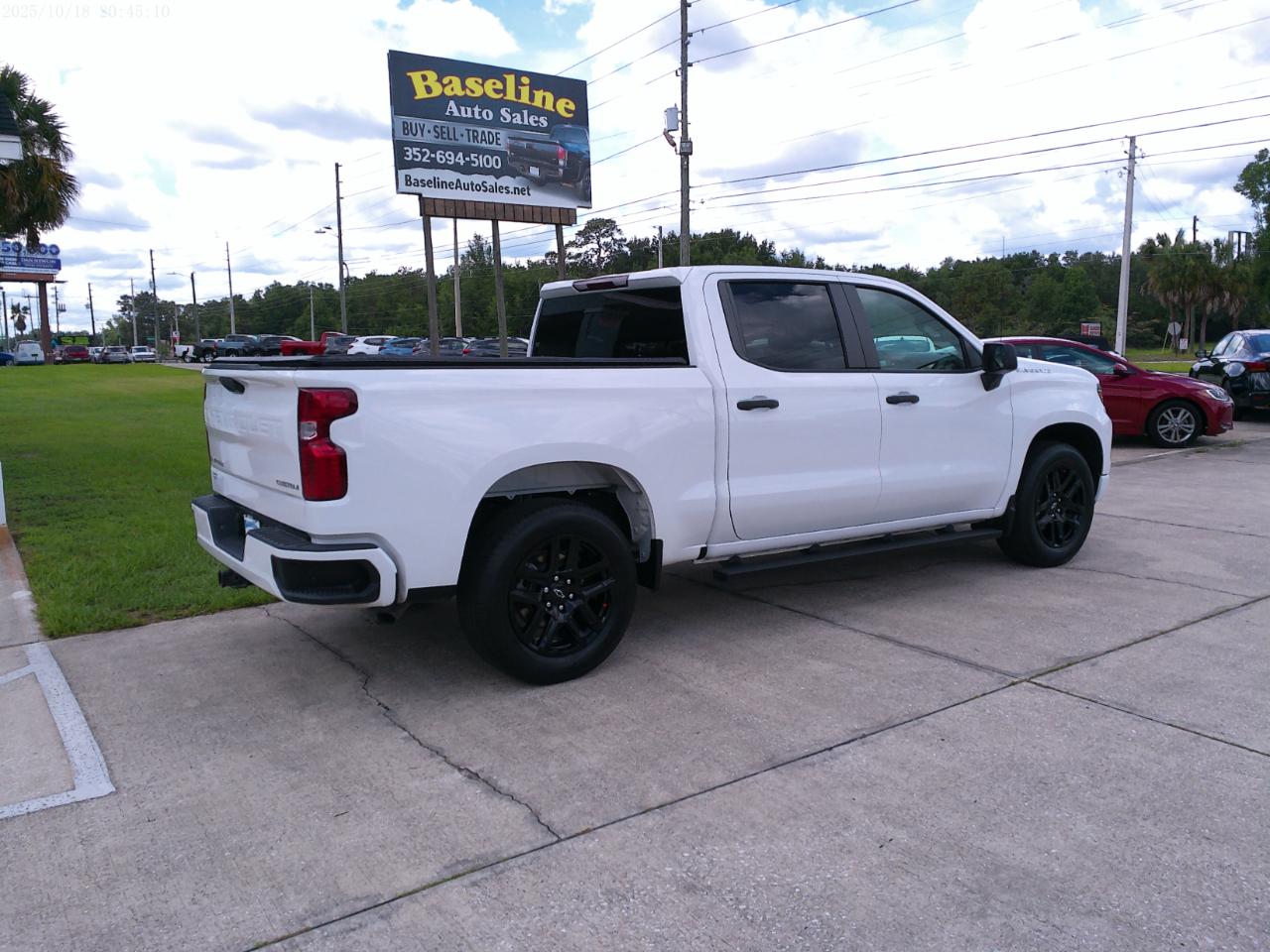 Chevrolet Silverado 1500 Custom Crew Cab 2WD 2024