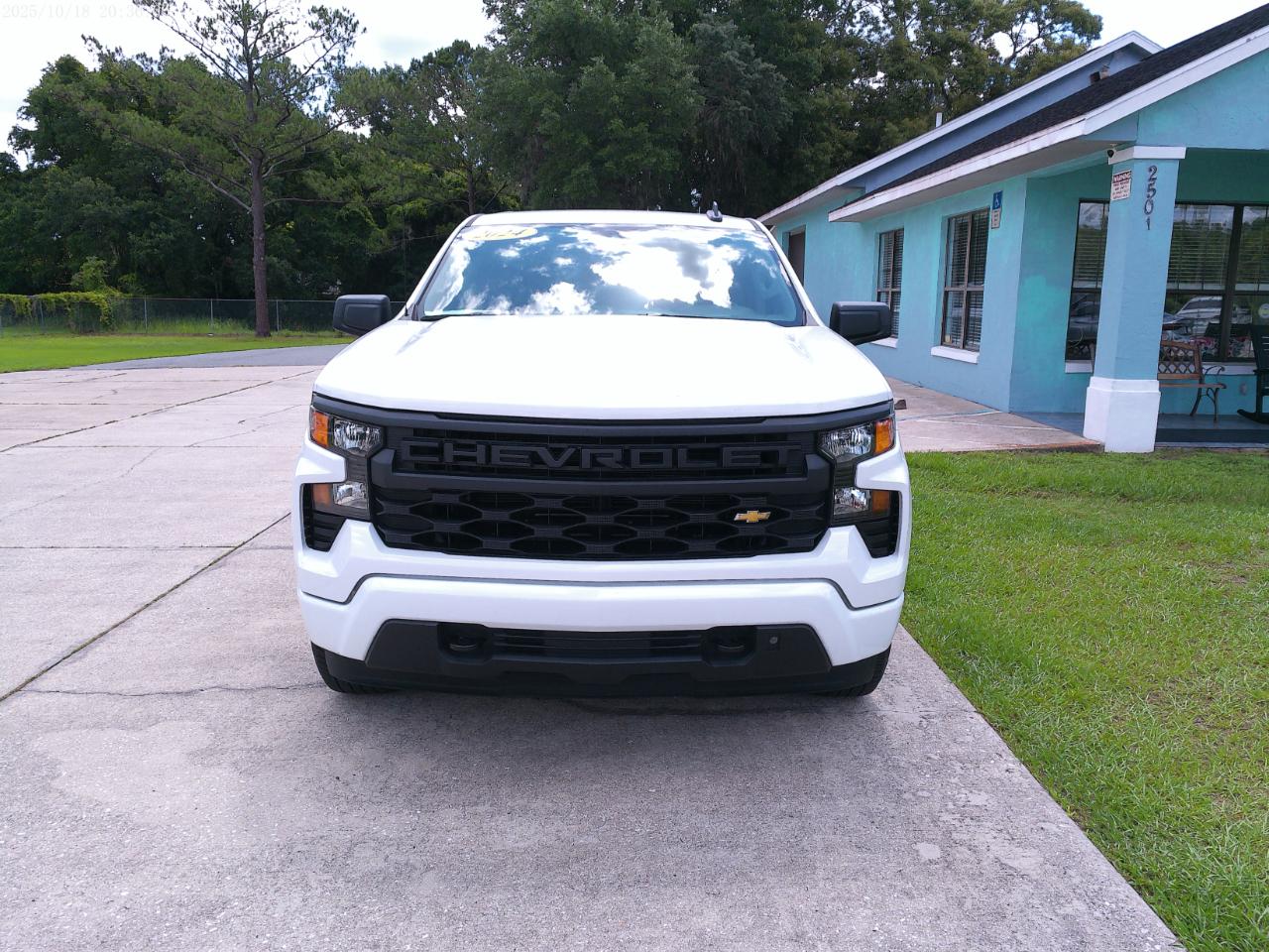 Chevrolet Silverado 1500 Custom Crew Cab 2WD 2024
