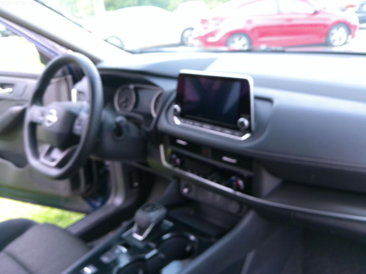 Nissan Rogue SV 2025