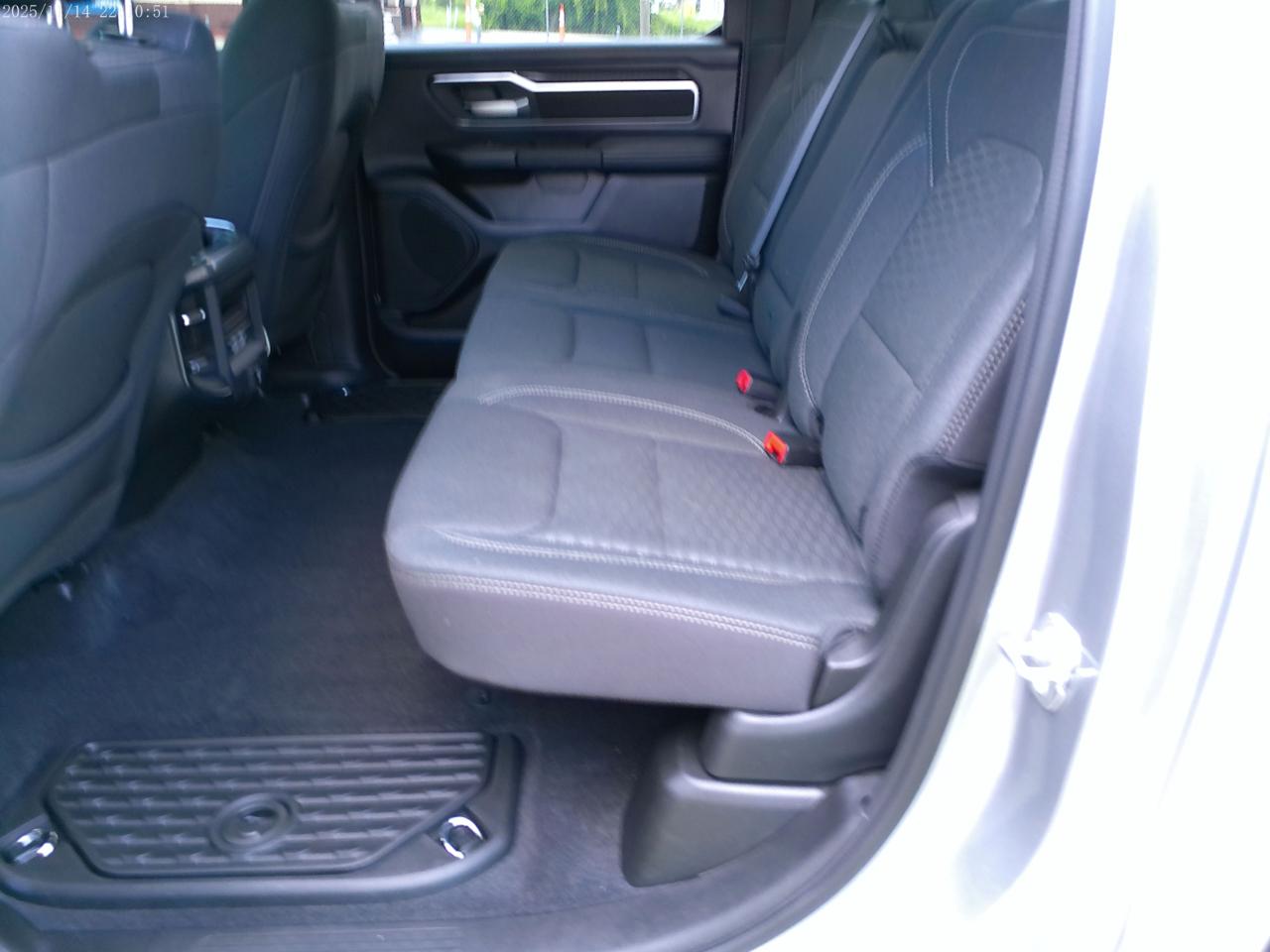 RAM 1500 Big Horn Crew Cab SWB 2WD 2025
