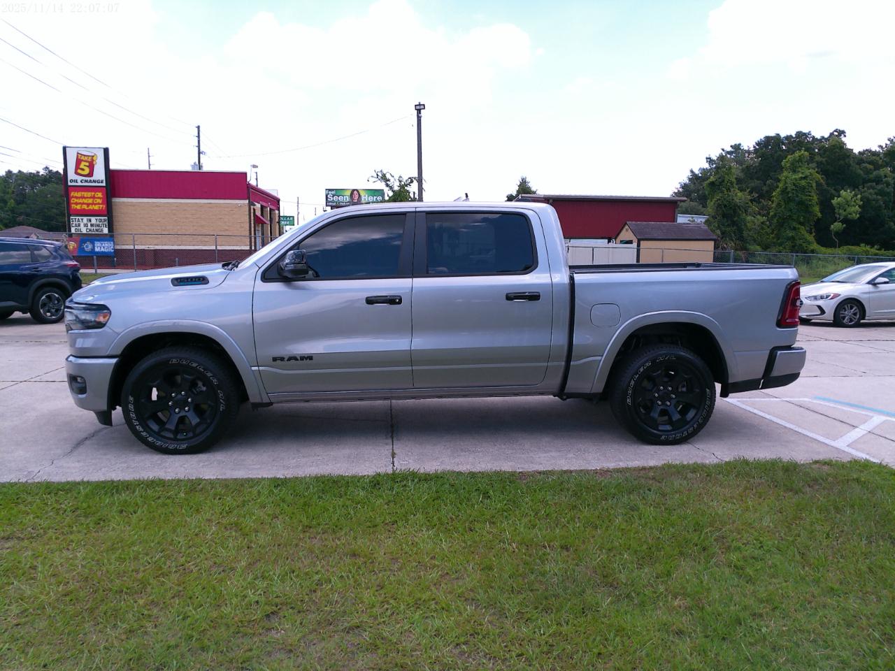 RAM 1500 Big Horn Crew Cab SWB 2WD 2025