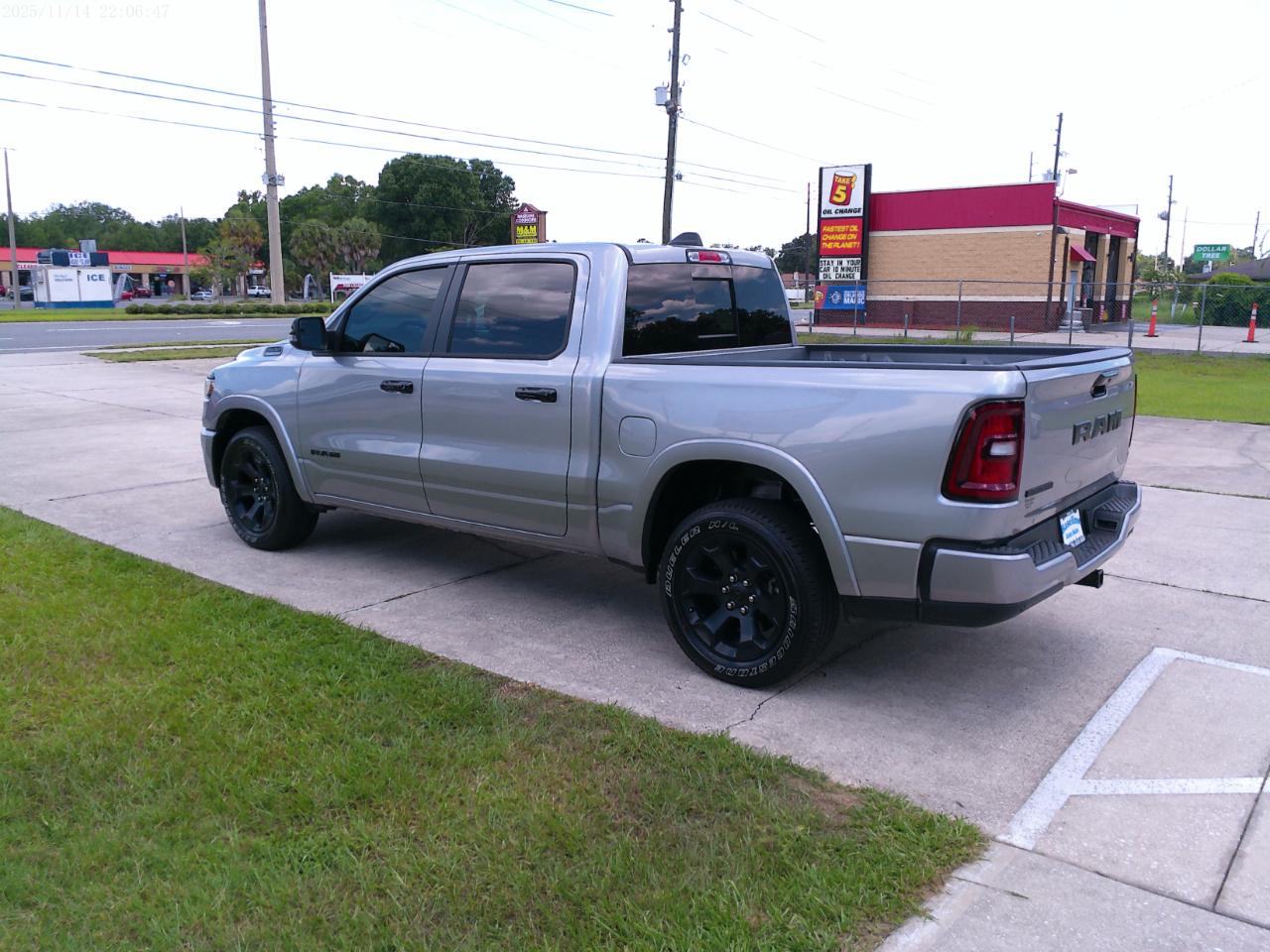 RAM 1500 Big Horn Crew Cab SWB 2WD 2025