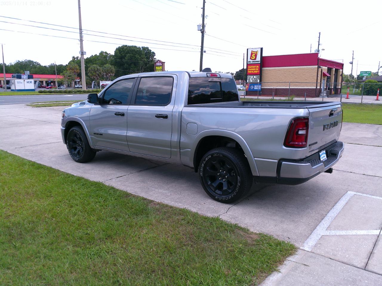 RAM 1500 Big Horn Crew Cab SWB 2WD 2025