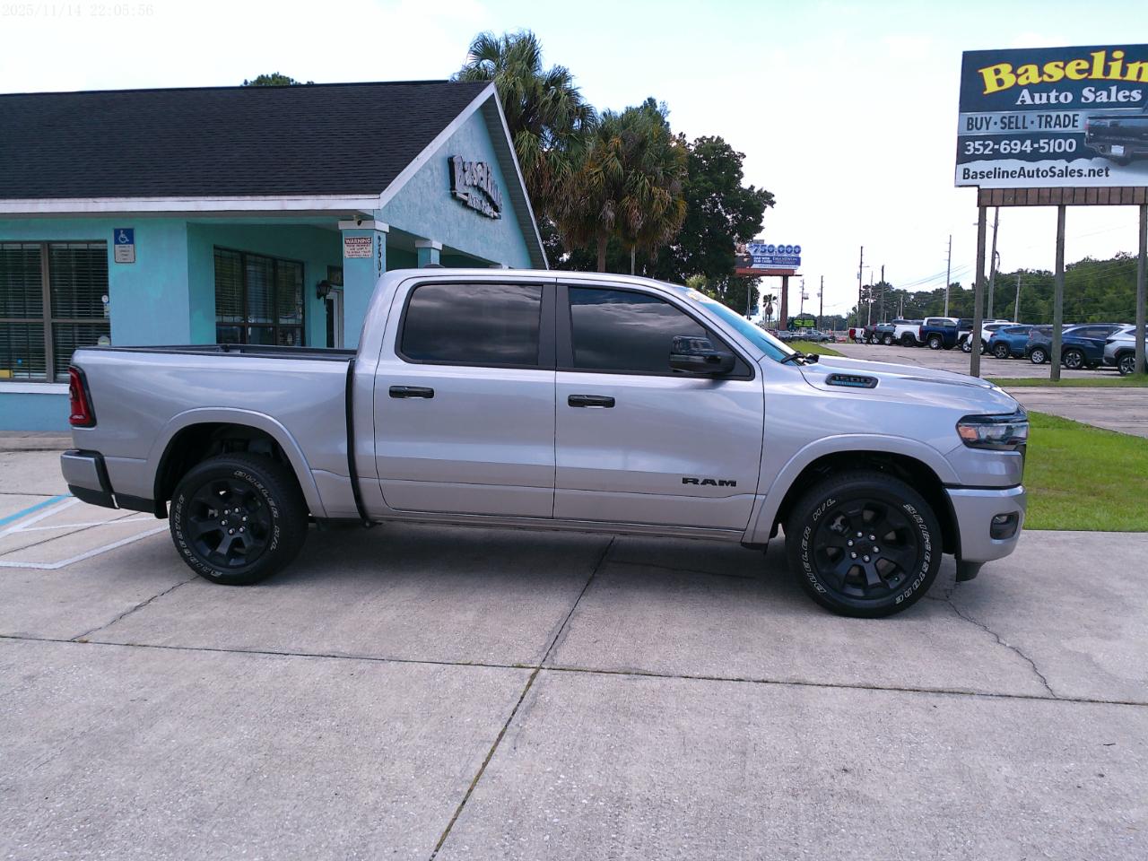 RAM 1500 Big Horn Crew Cab SWB 2WD 2025