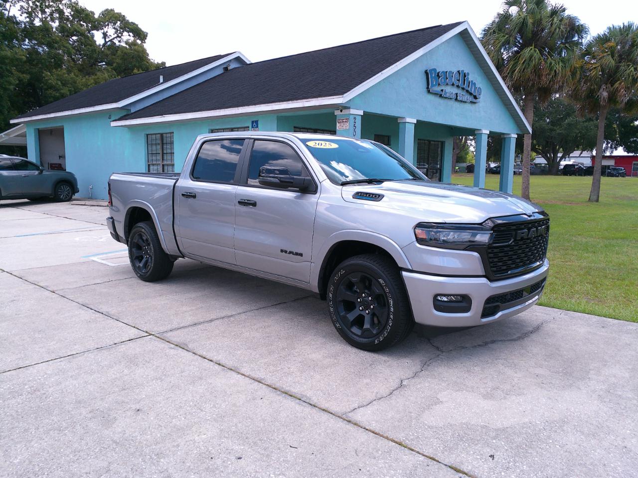 RAM 1500 Big Horn Crew Cab SWB 2WD 2025