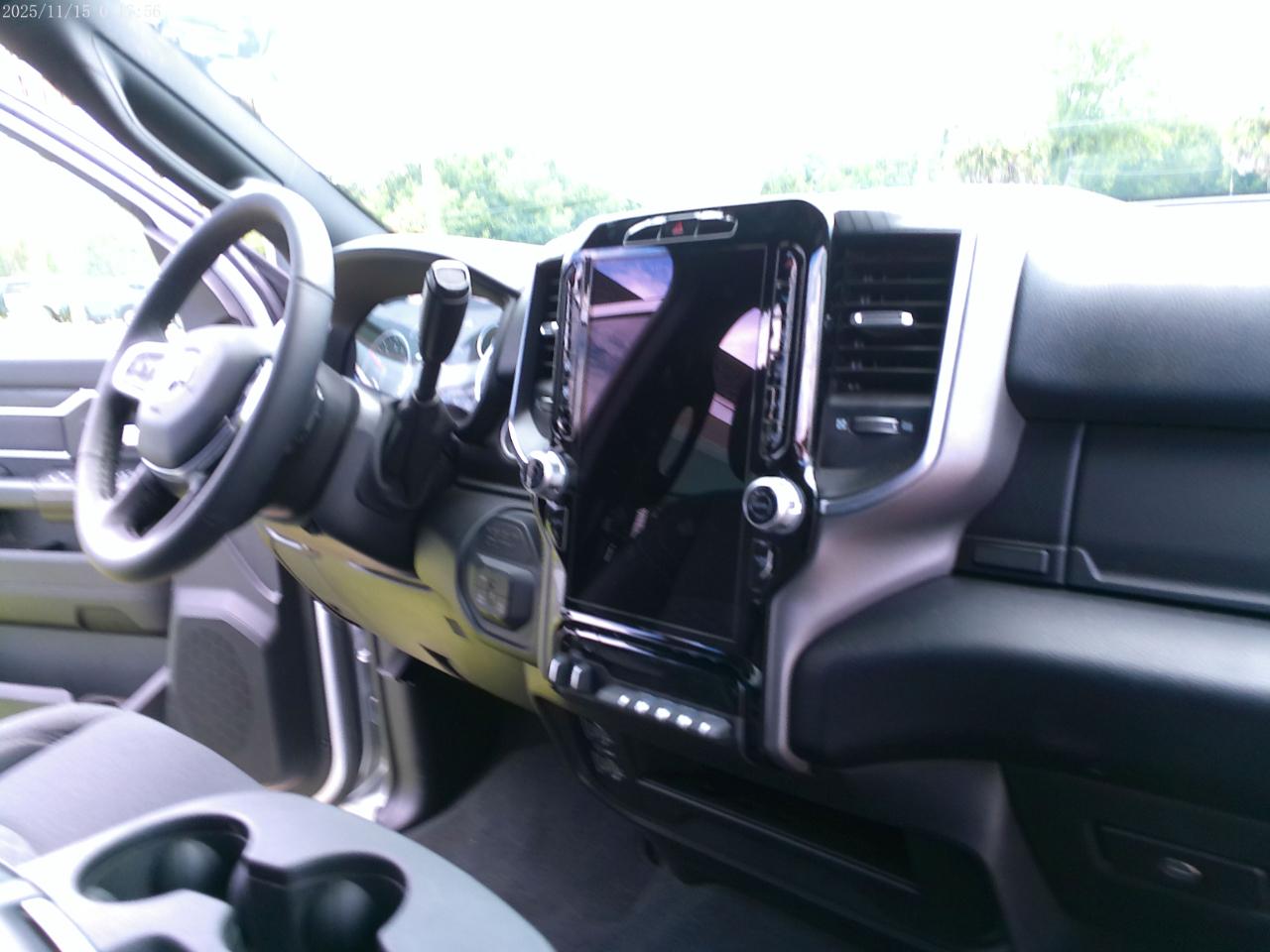 RAM 2500 Big Horn Crew Cab 4WD SWB 2026