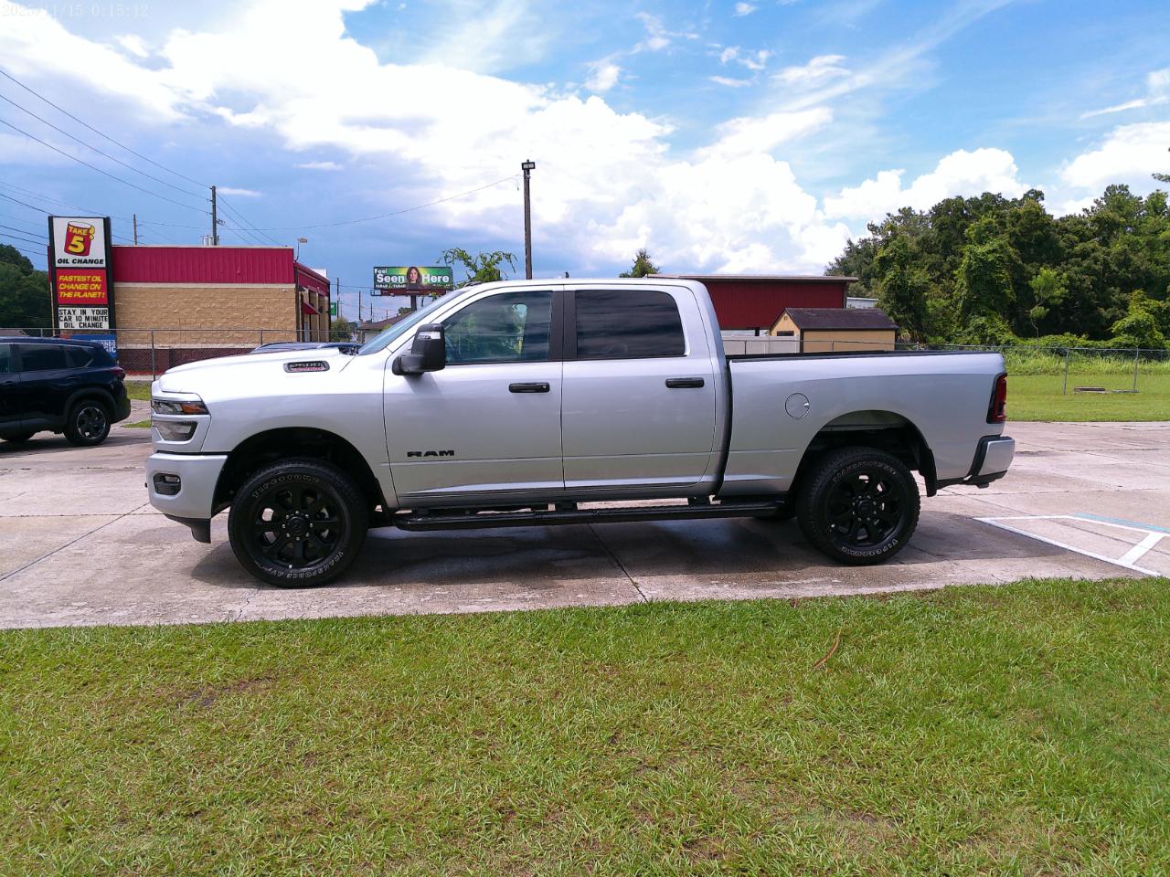RAM 2500 Big Horn Crew Cab 4WD SWB 2026