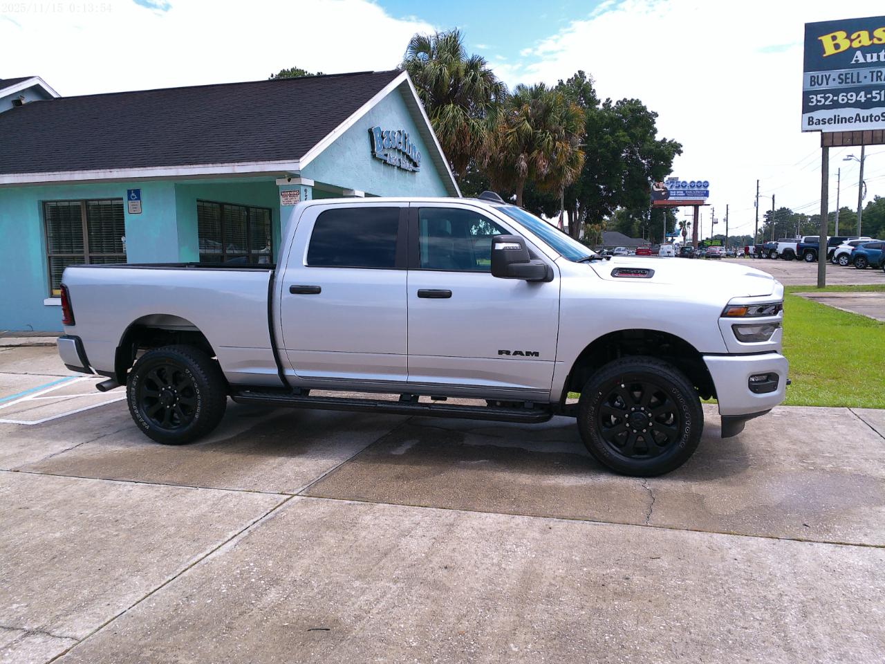 RAM 2500 Big Horn Crew Cab 4WD SWB 2026