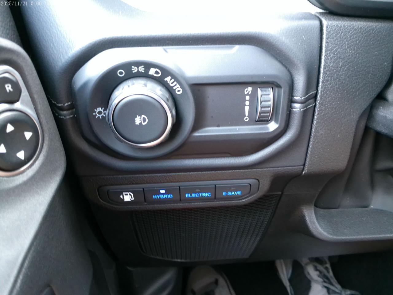 Jeep Wrangler 4xe Sahara 2025
