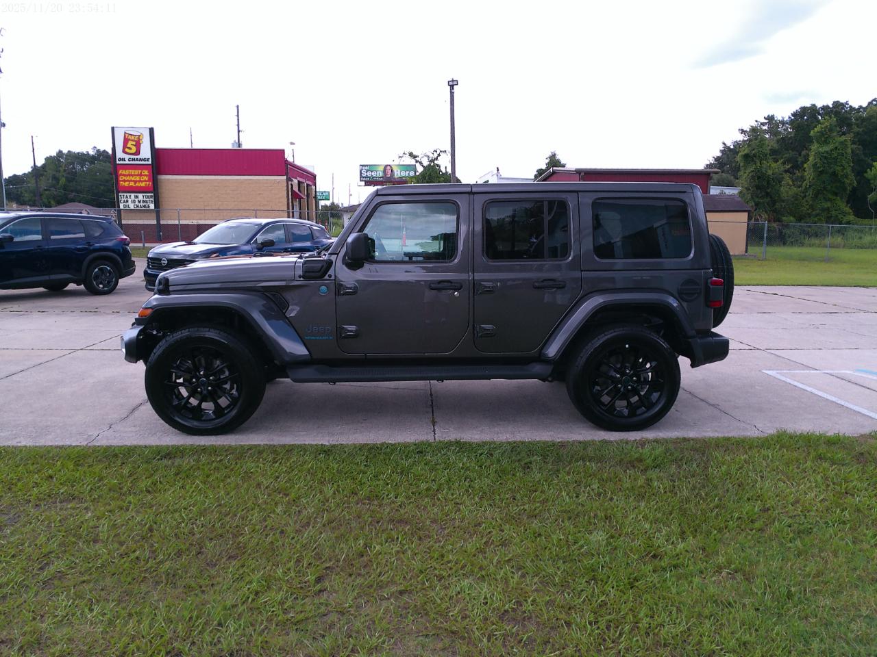 Jeep Wrangler 4xe Sahara 2025