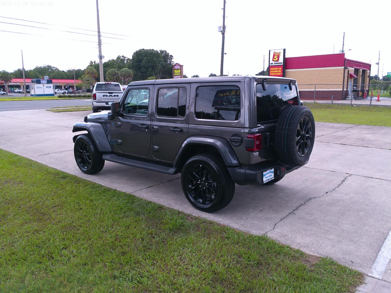 Jeep Wrangler 4xe Sahara 2025