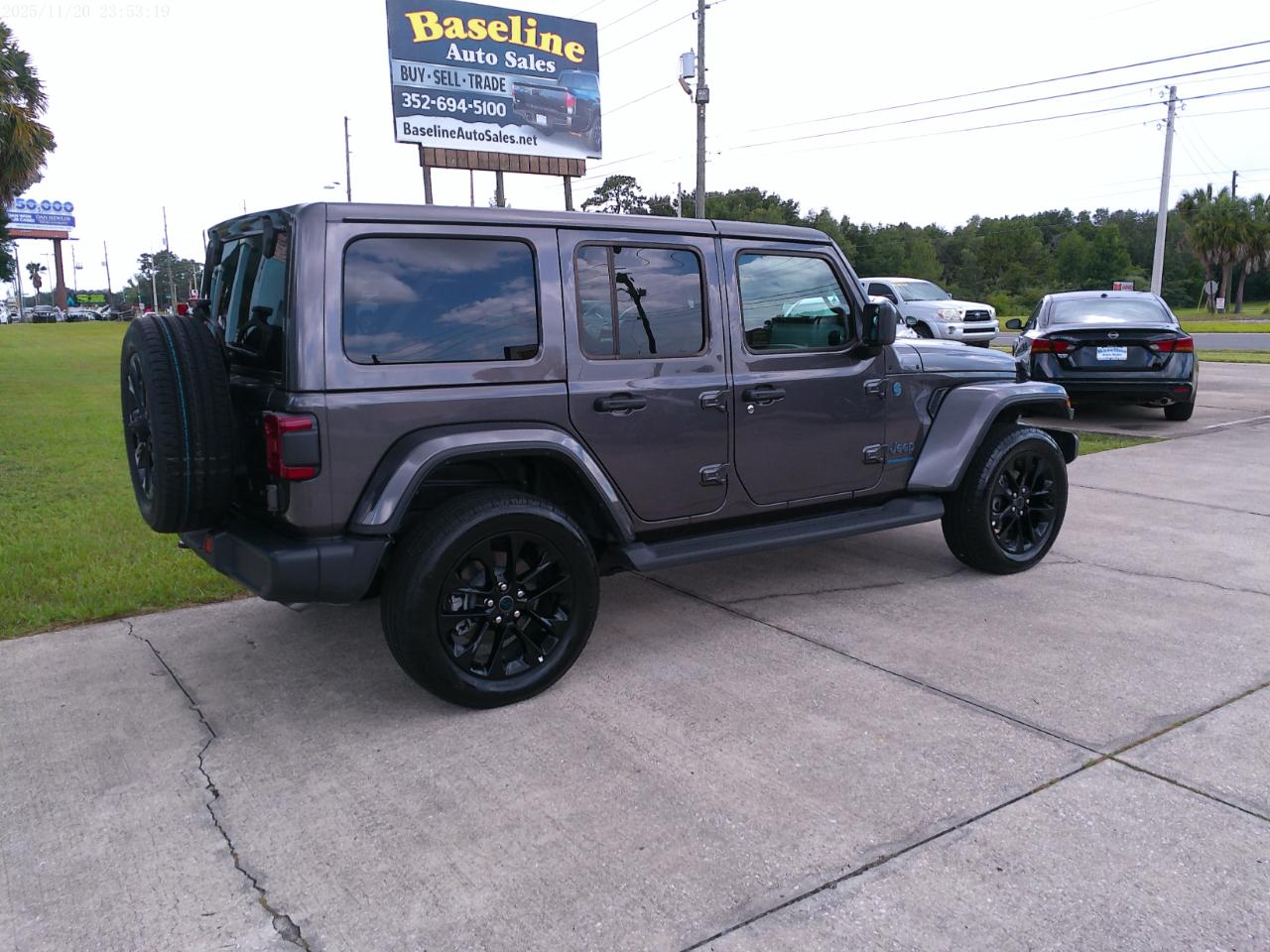 Jeep Wrangler 4xe Sahara 2025