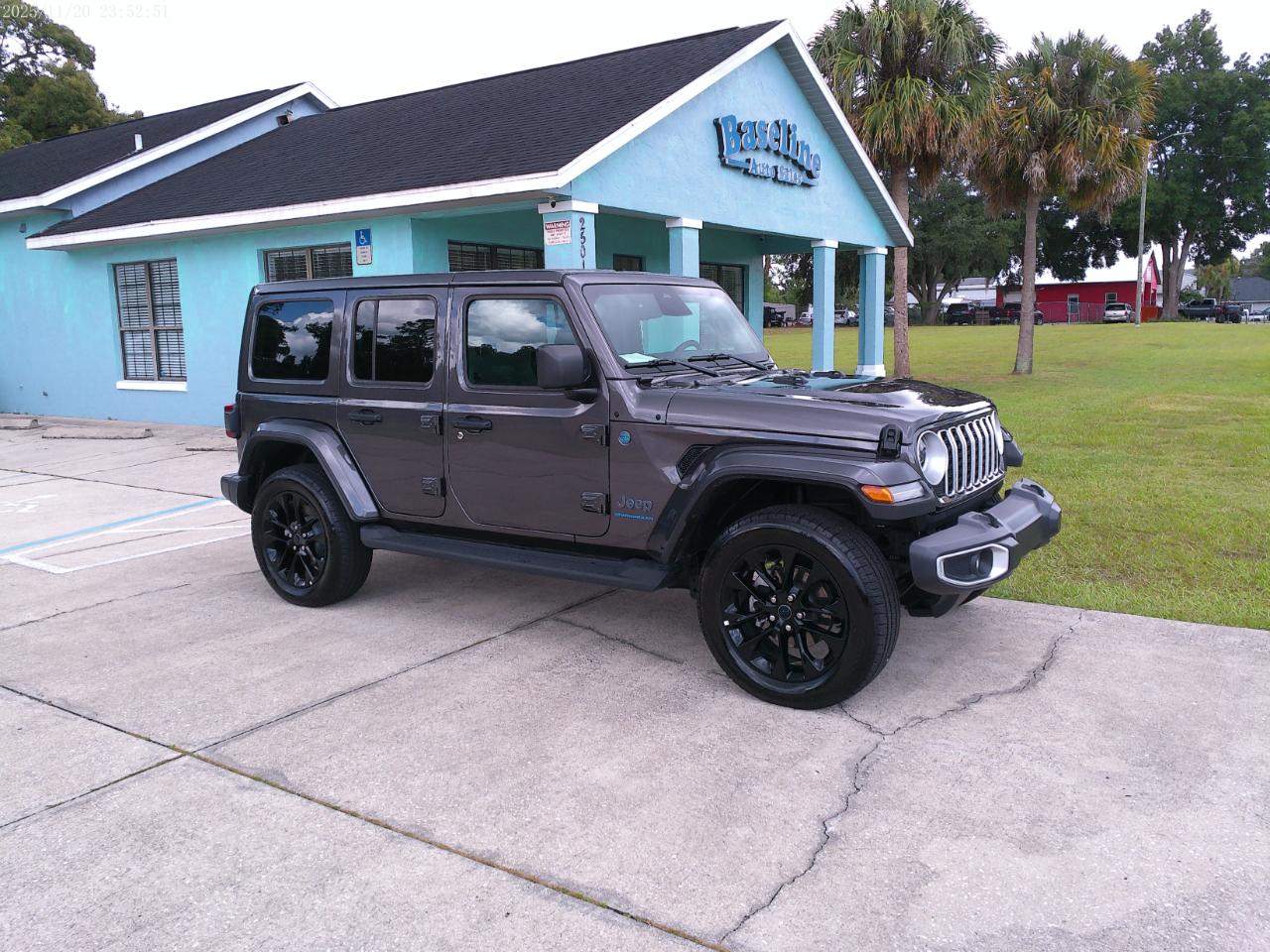 Jeep Wrangler 4xe Sahara 2025