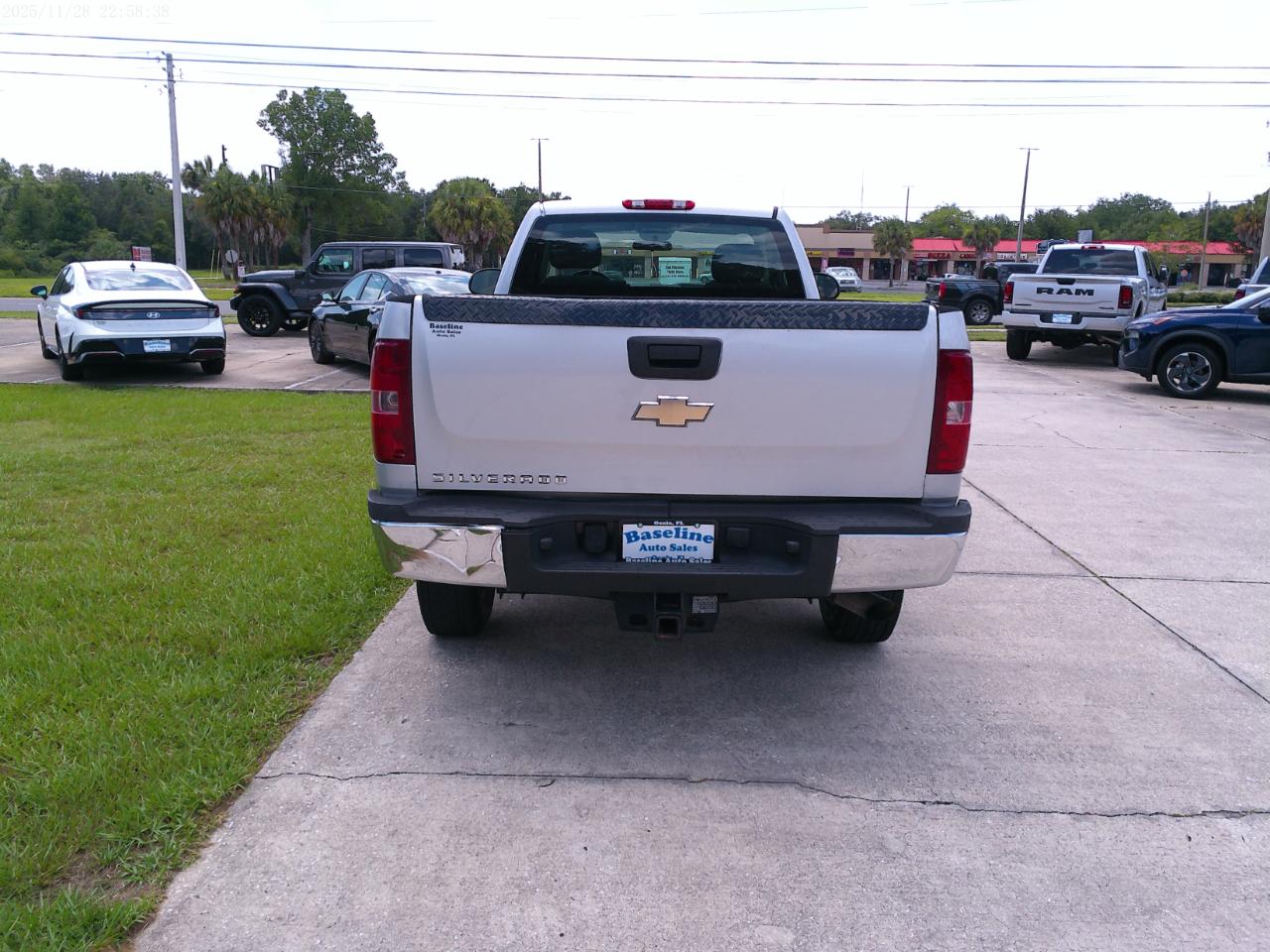 Chevrolet Silverado 2500HD Work Truck Long Box 2WD 2011