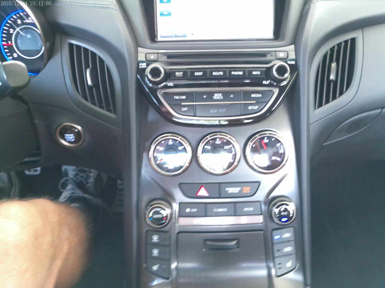 Hyundai Genesis Coupe 3.8 Ultimate 6MT 2015