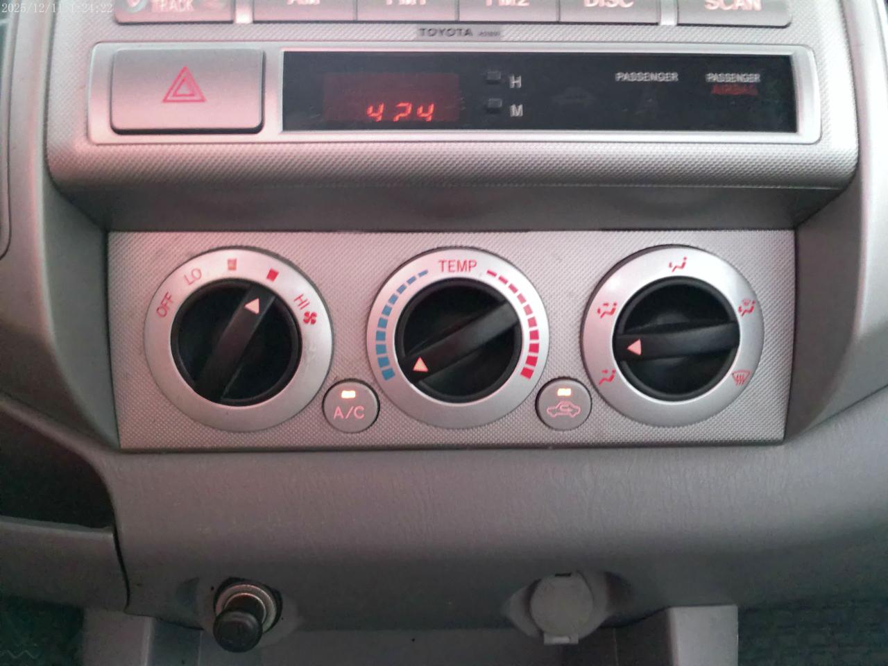 Toyota Tacoma PreRunner Double Cab V6 Auto 2WD 2006