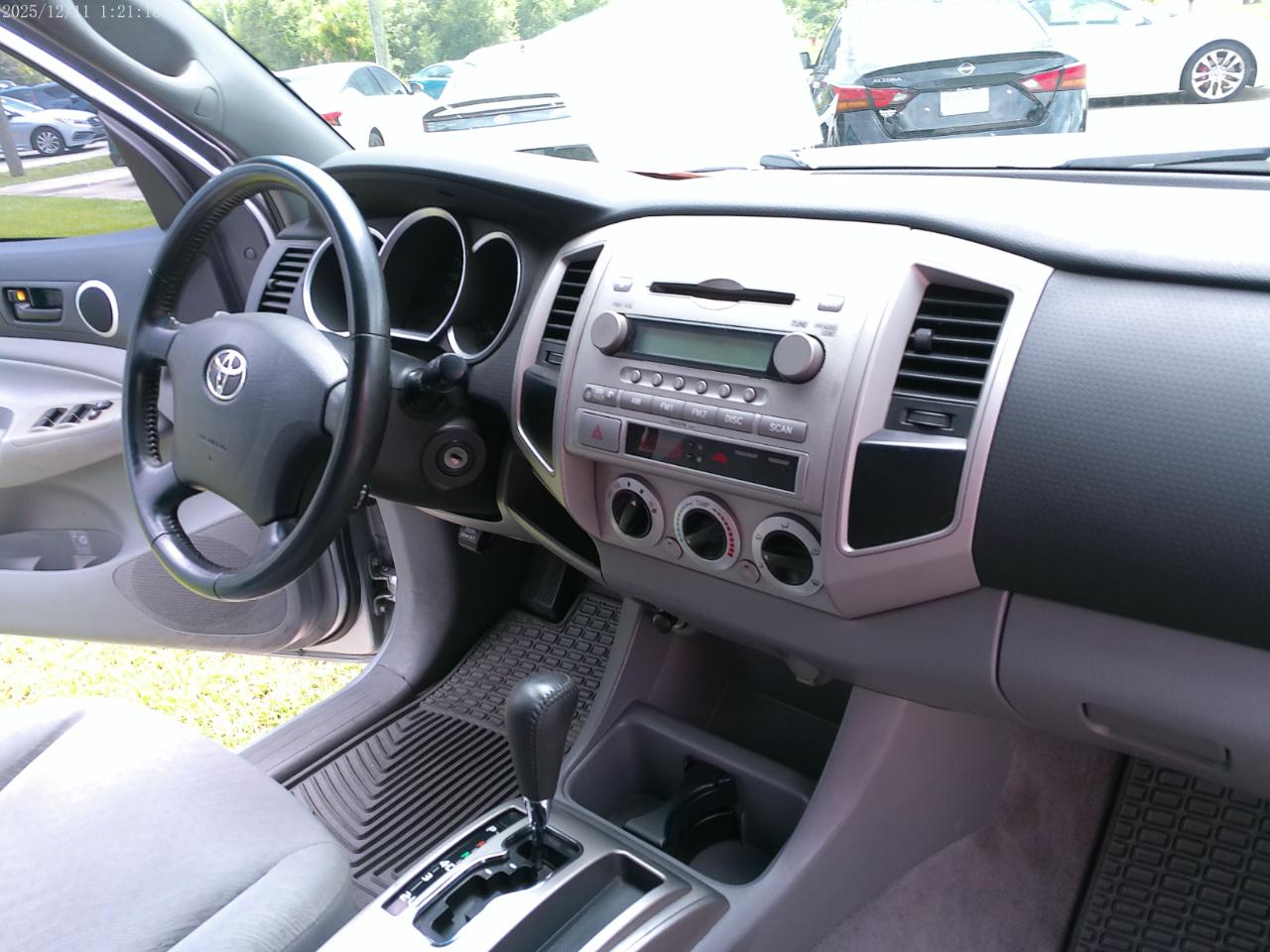 Toyota Tacoma PreRunner Double Cab V6 Auto 2WD 2006
