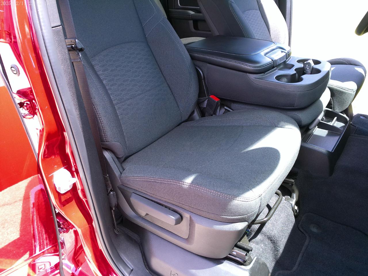 RAM 2500 Big Horn Crew Cab 4WD SWB 2026