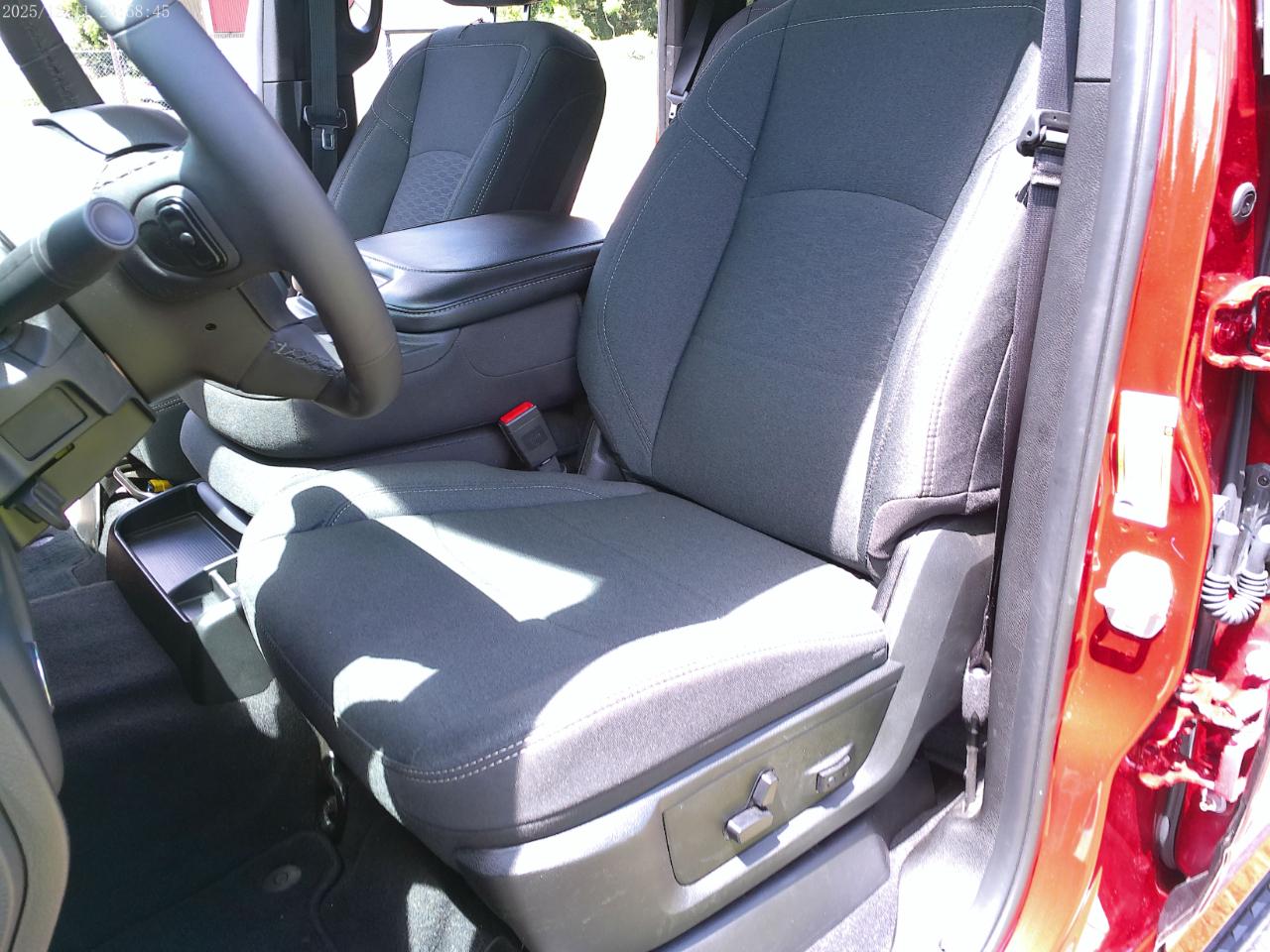 RAM 2500 Big Horn Crew Cab 4WD SWB 2026