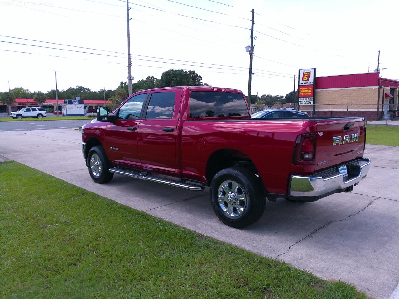 RAM 2500 Big Horn Crew Cab 4WD SWB 2026