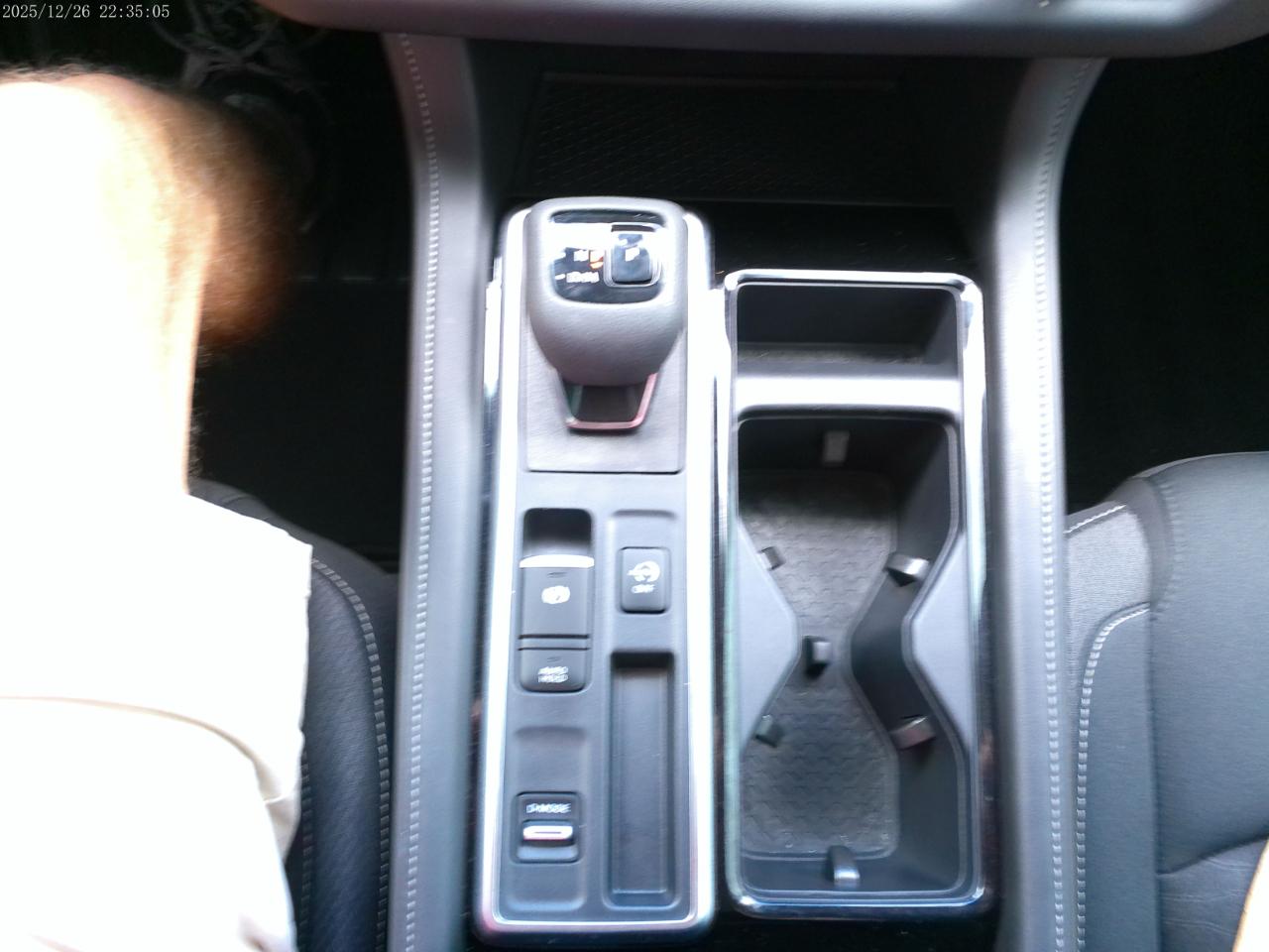 Nissan Pathfinder SV 2025
