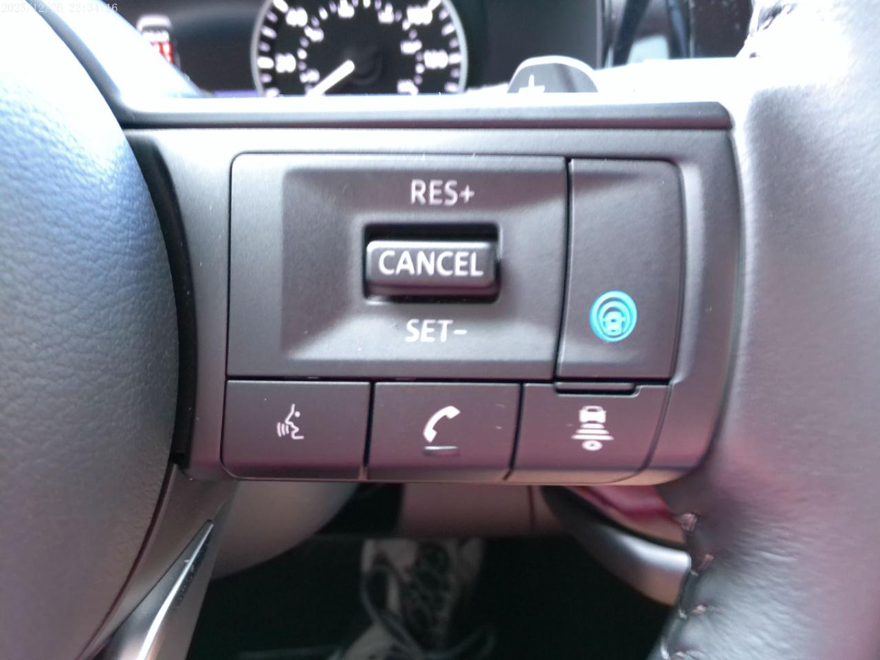 Nissan Pathfinder SV 2025