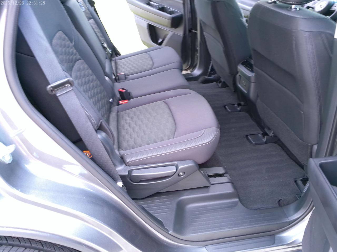 Nissan Pathfinder SV 2025