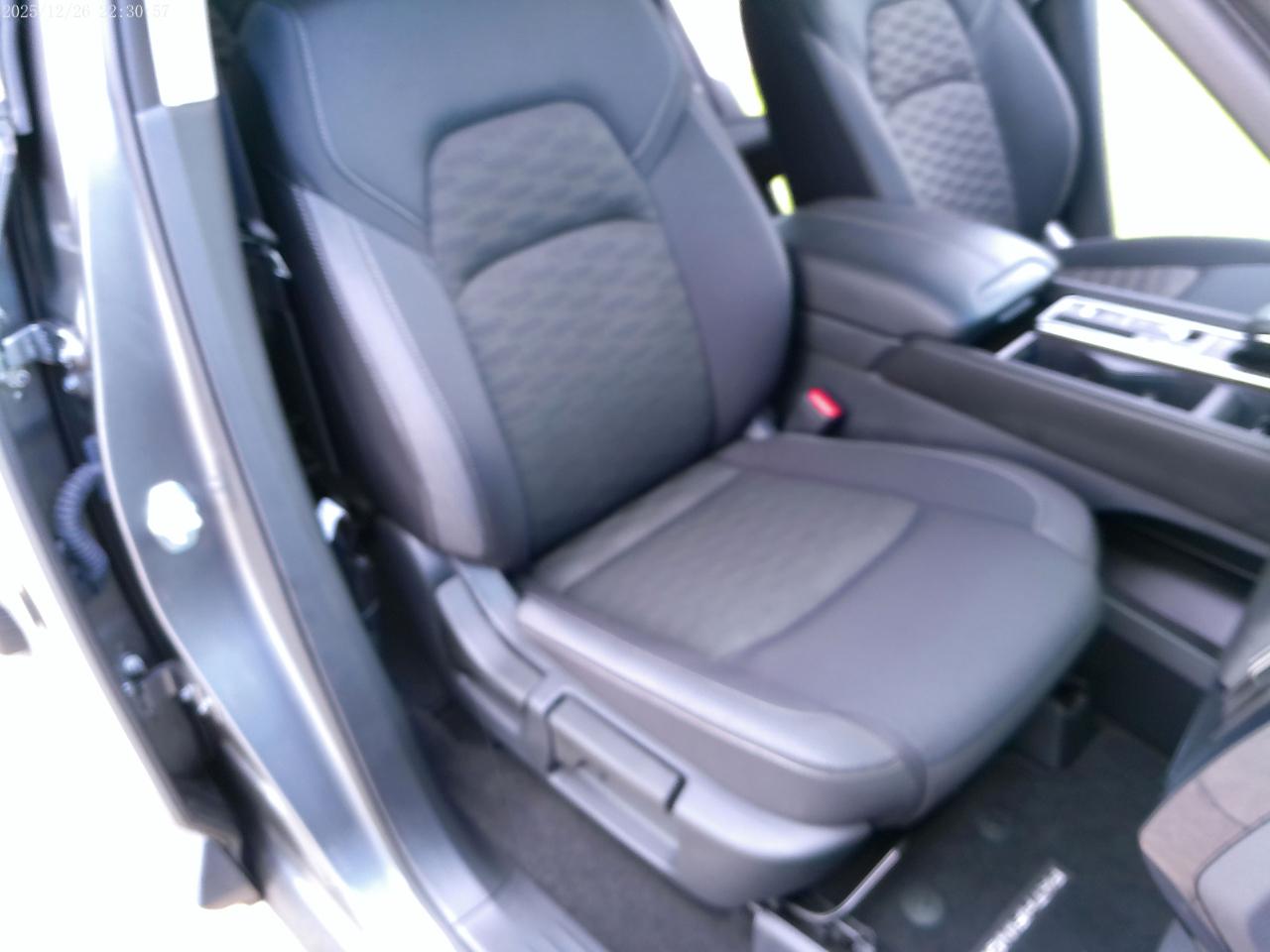 Nissan Pathfinder SV 2025