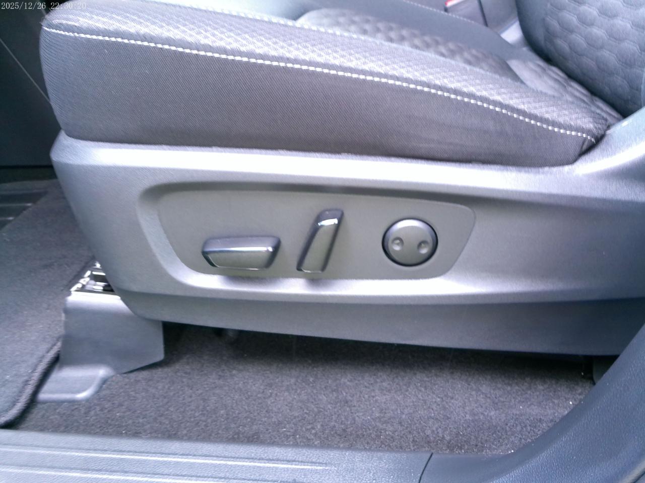 Nissan Pathfinder SV 2025
