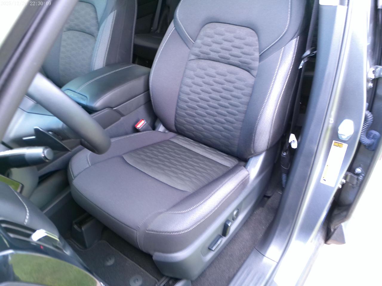 Nissan Pathfinder SV 2025