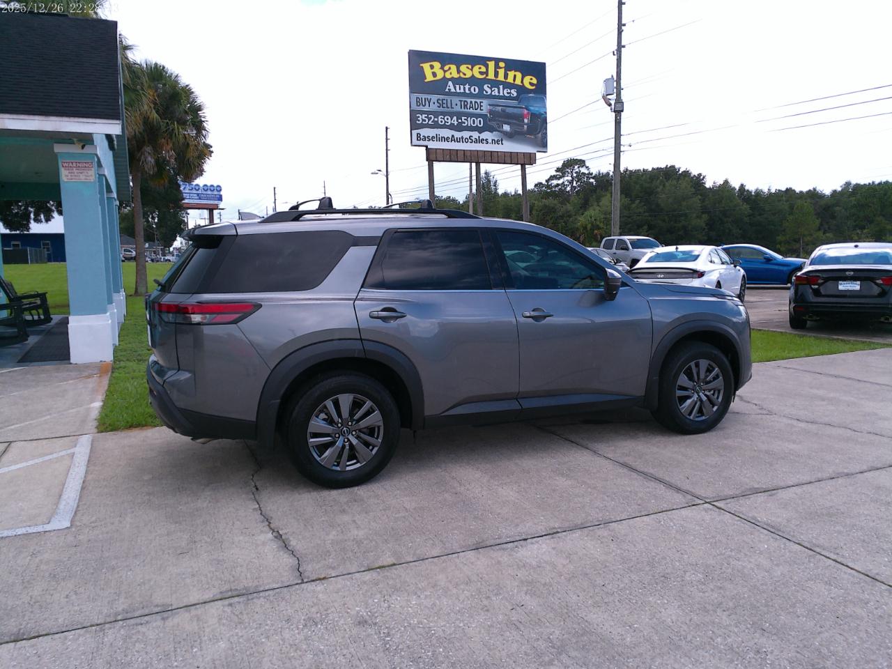 Nissan Pathfinder SV 2025