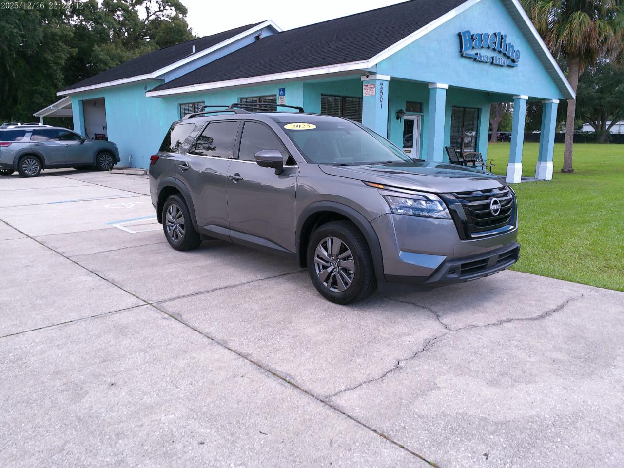 Nissan Pathfinder SV 2025