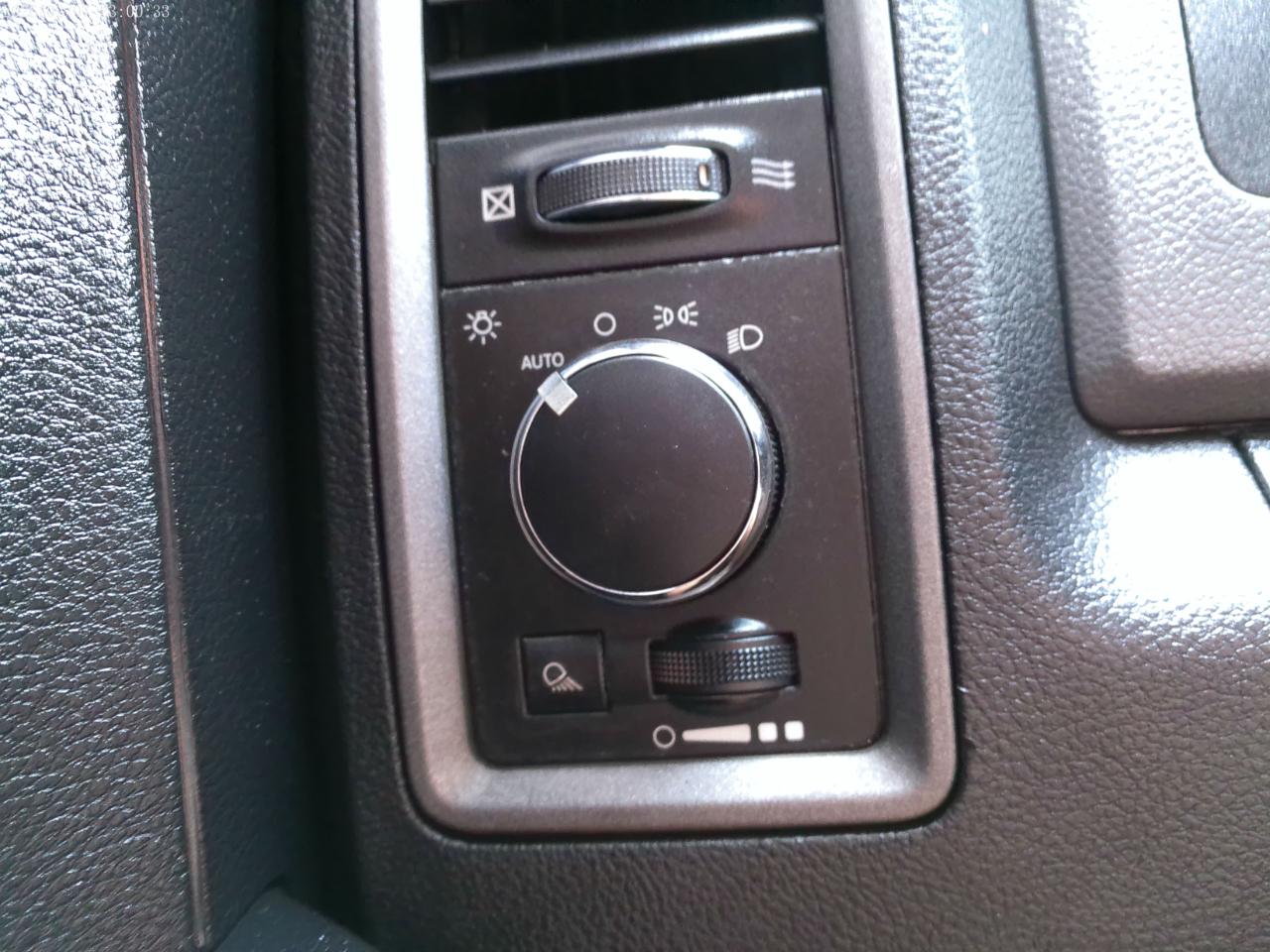 RAM 1500 Tradesman Crew Cab SWB 2WD 2013