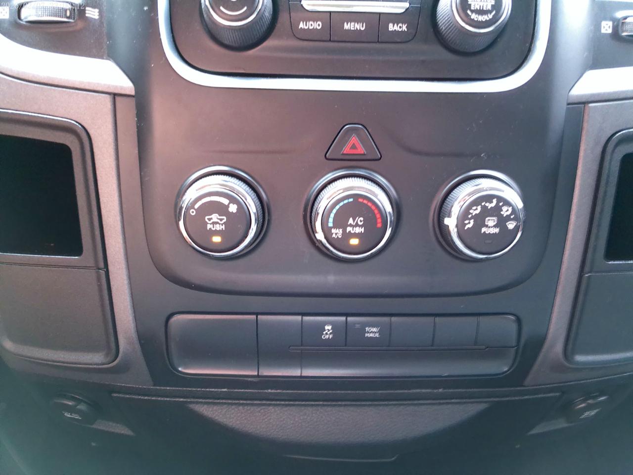 RAM 1500 Tradesman Crew Cab SWB 2WD 2013