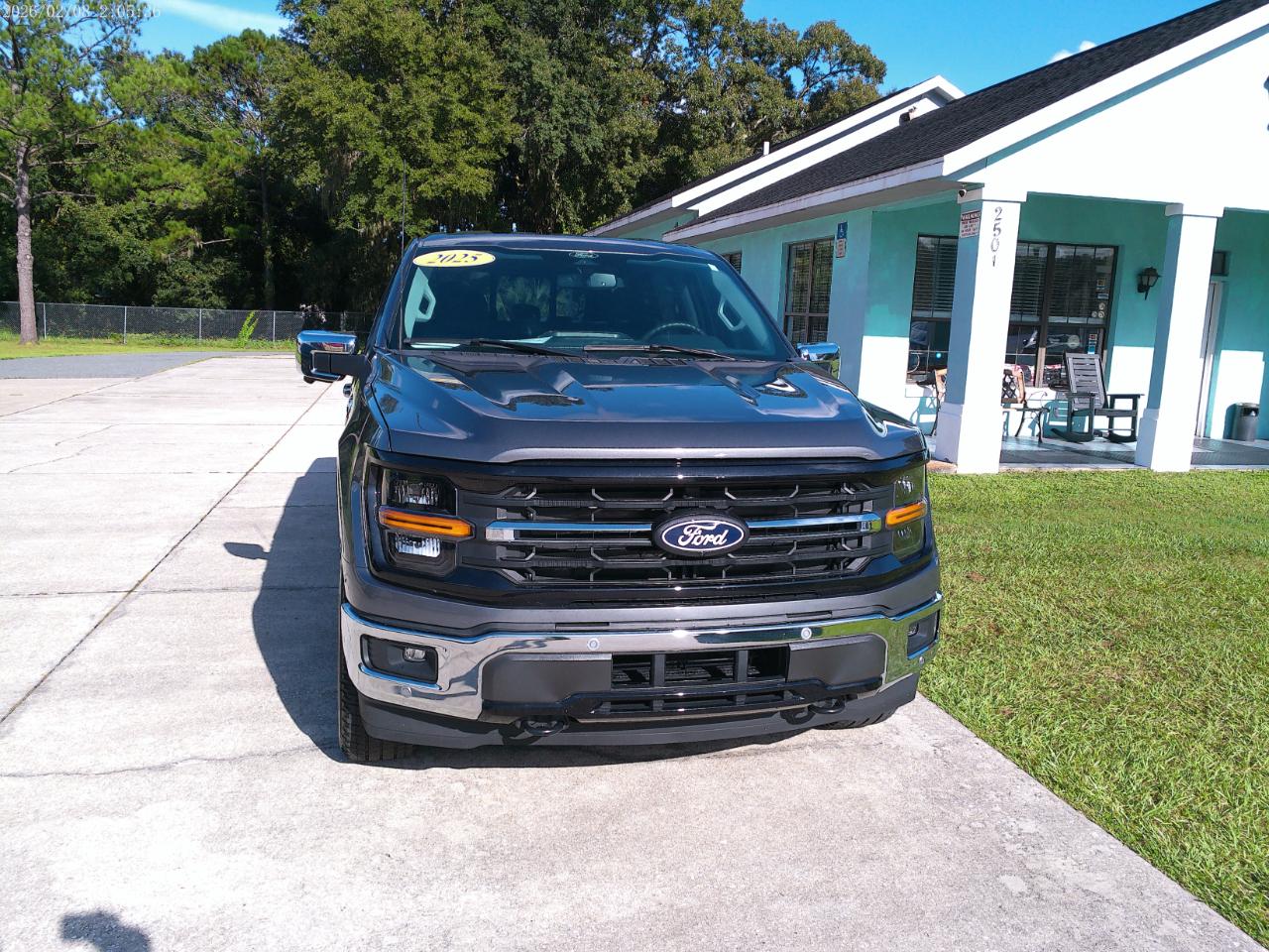 Ford F-150 XLT SuperCrew 4WD 2025
